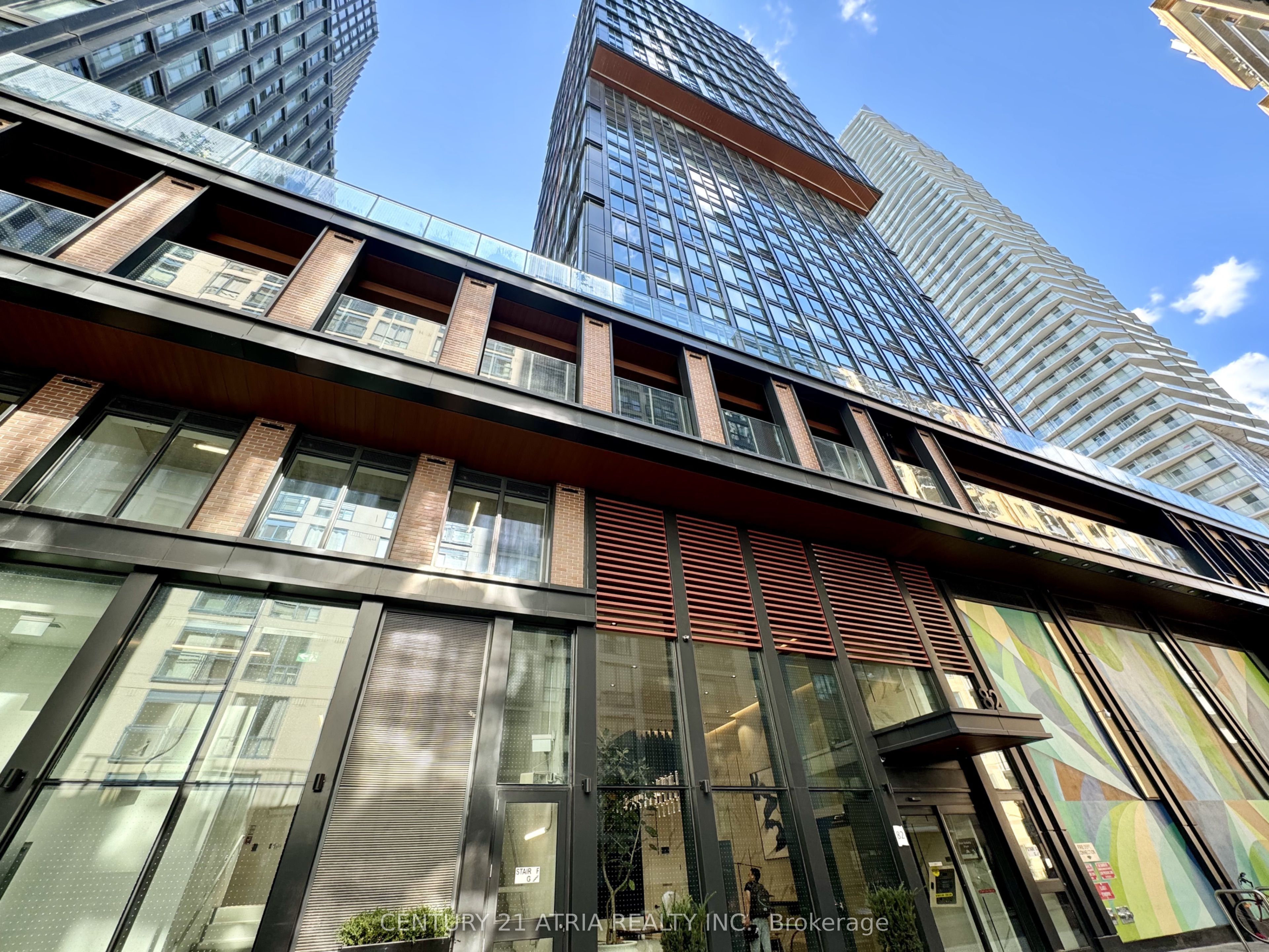 82 Dalhousie Street Lph 10, Toronto, ON M5B 0C5