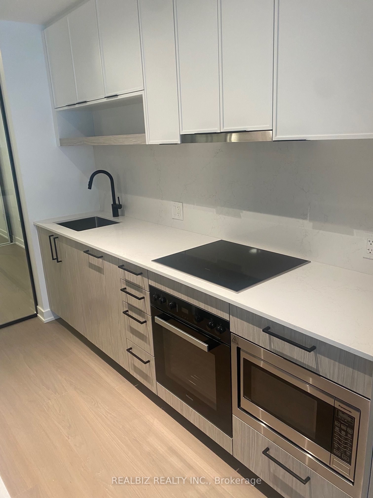 91 Montclair Avenue 628, Toronto, ON M5P 0B1 photo 3