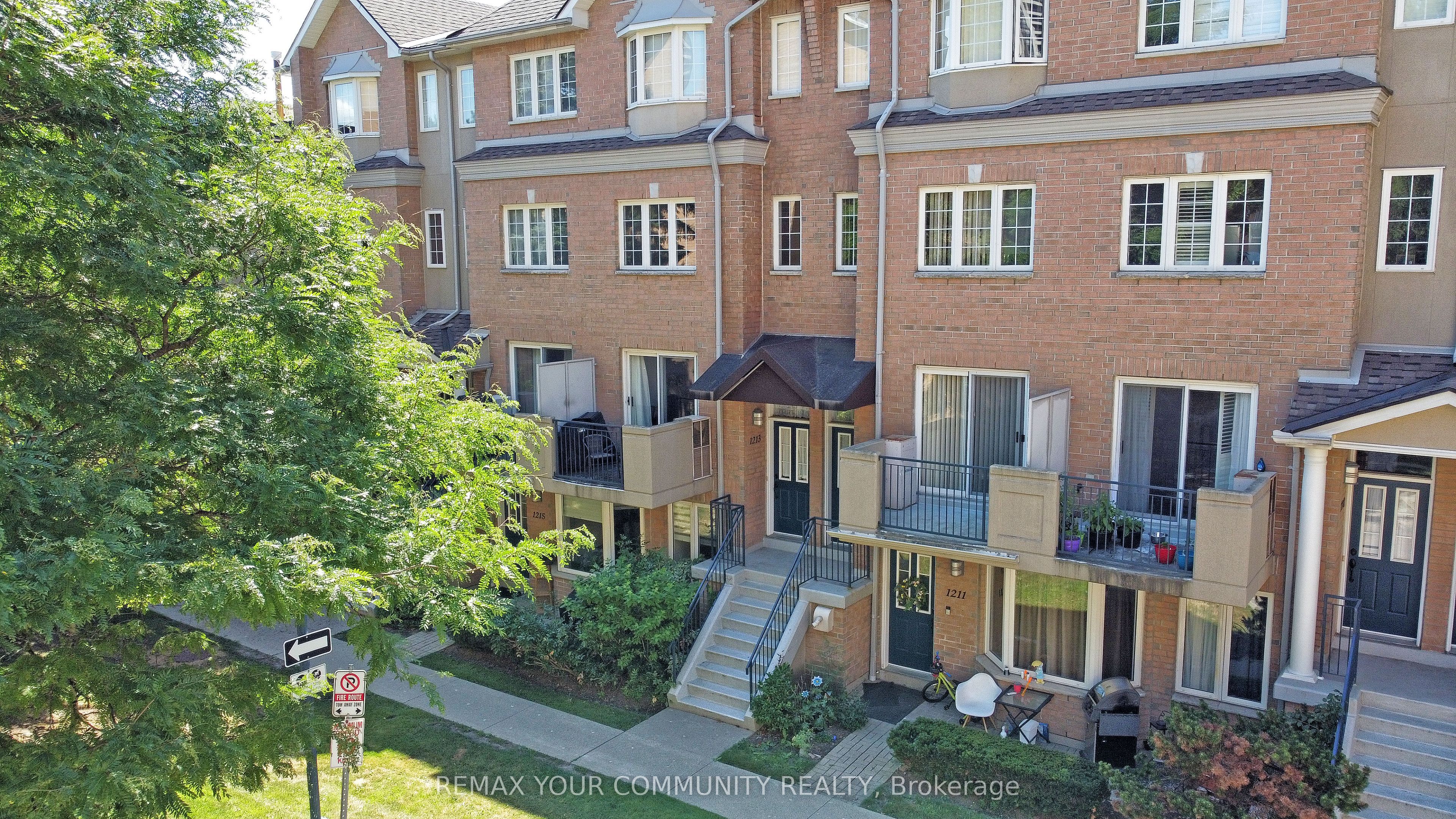 28 Sommerset Way 1213, Toronto, ON M2N 6W7 photo 2