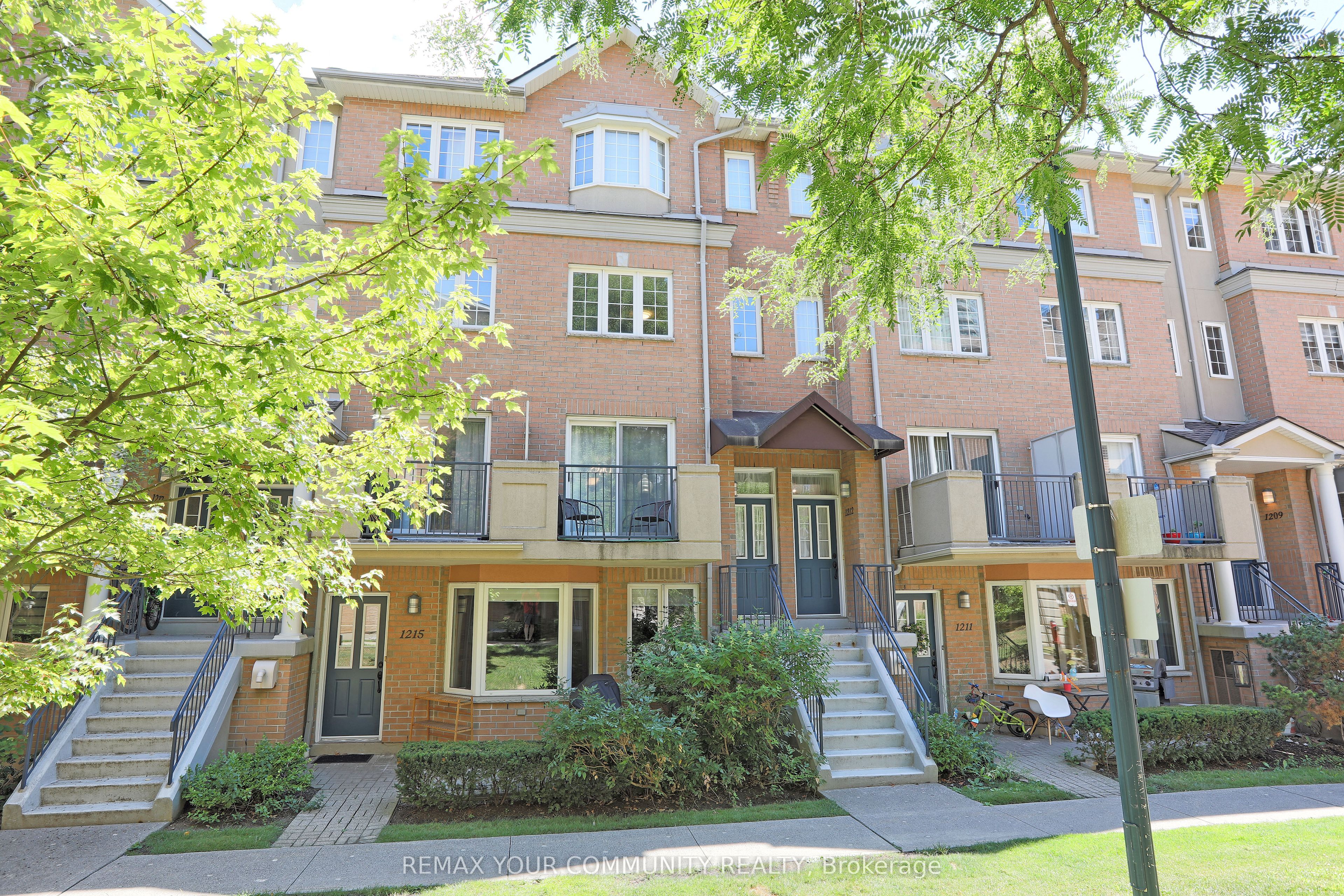 28 Sommerset Way 1213, Toronto, ON M2N 6W7 photo 3