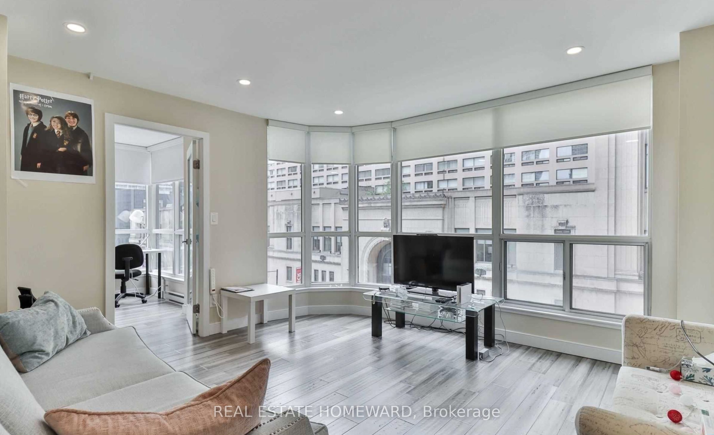 7 Carlton Street 406, Toronto, ON M5B 2M3