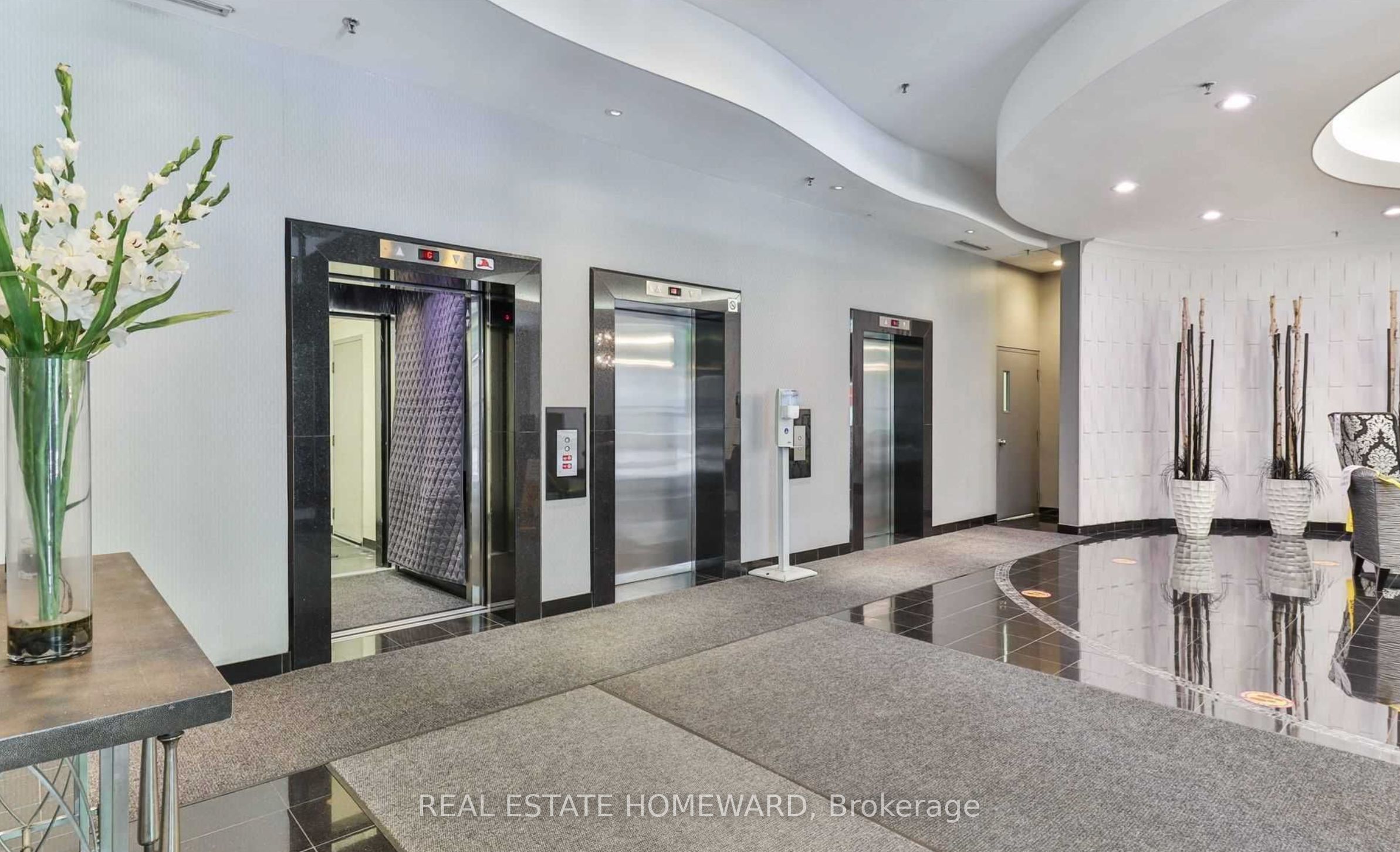 7 Carlton Street 406, Toronto, ON M5B 2M3 photo 3