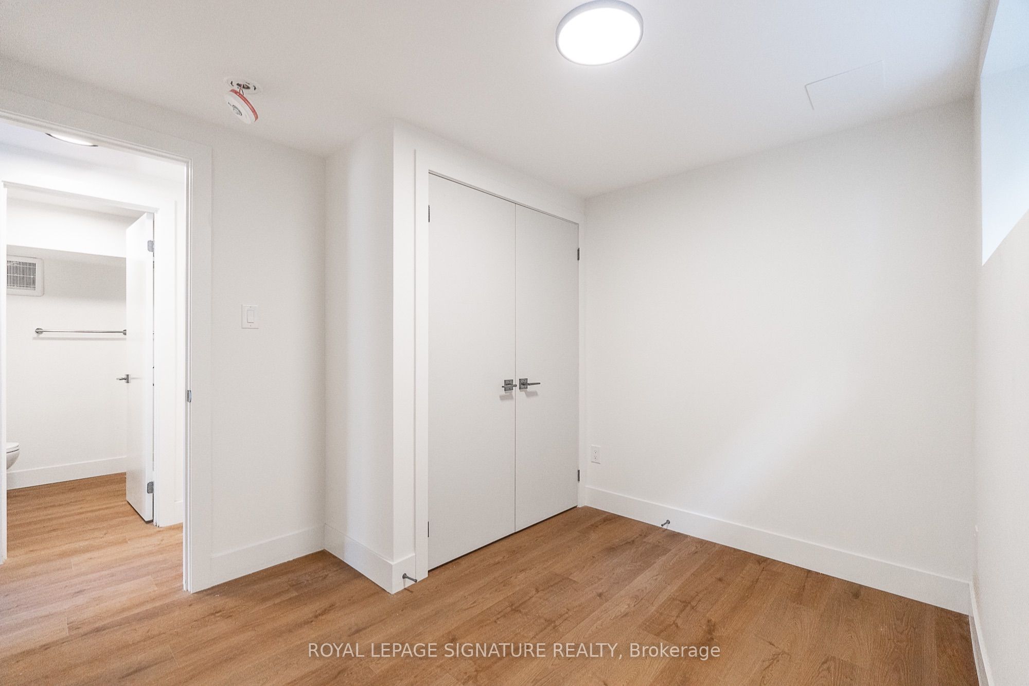7 Earnscliffe Road 2, Toronto, ON M6E 1J4 photo 5