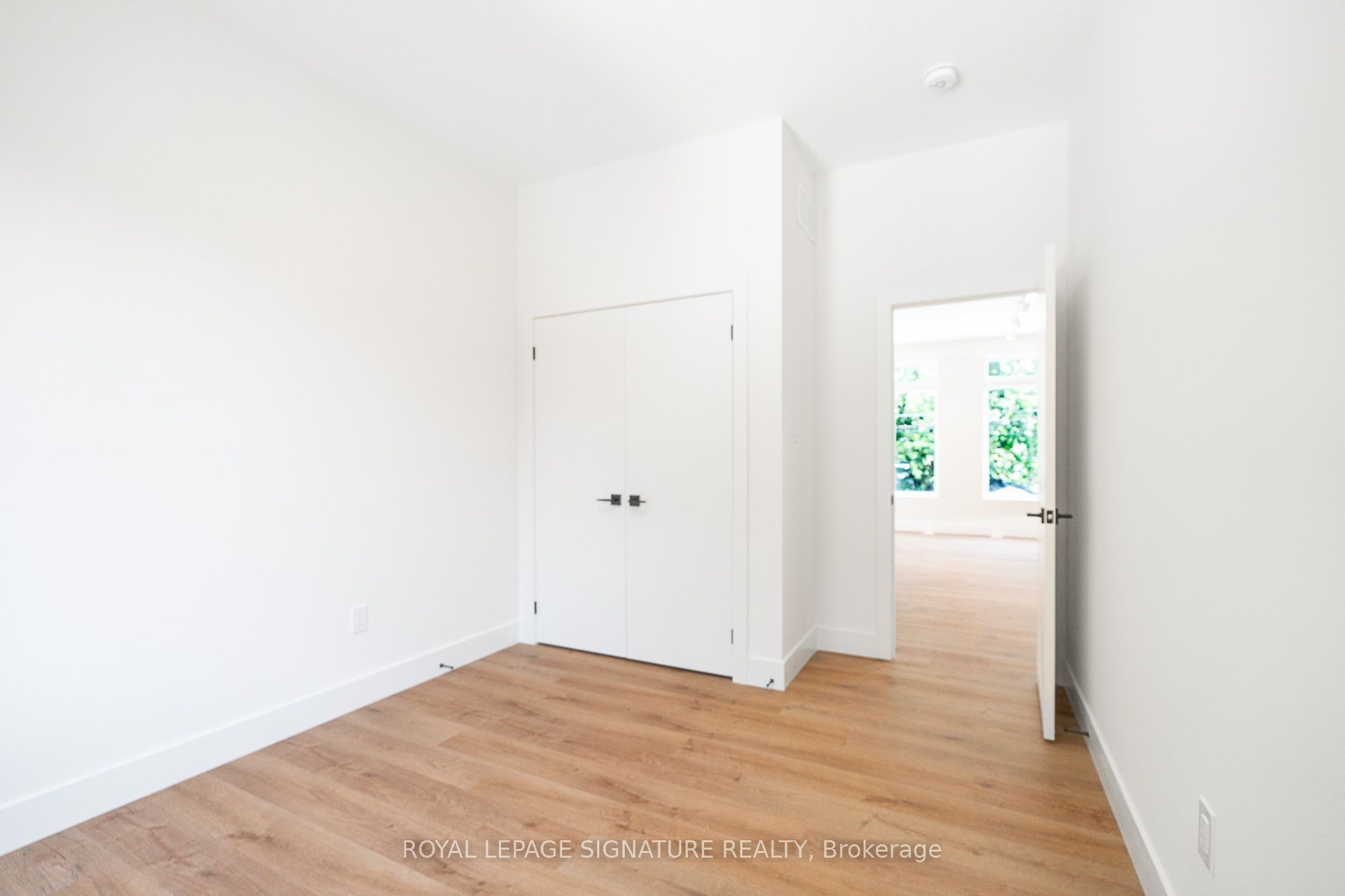 7 Earnscliffe Road 7, Toronto, ON M6E 1J4 photo 4