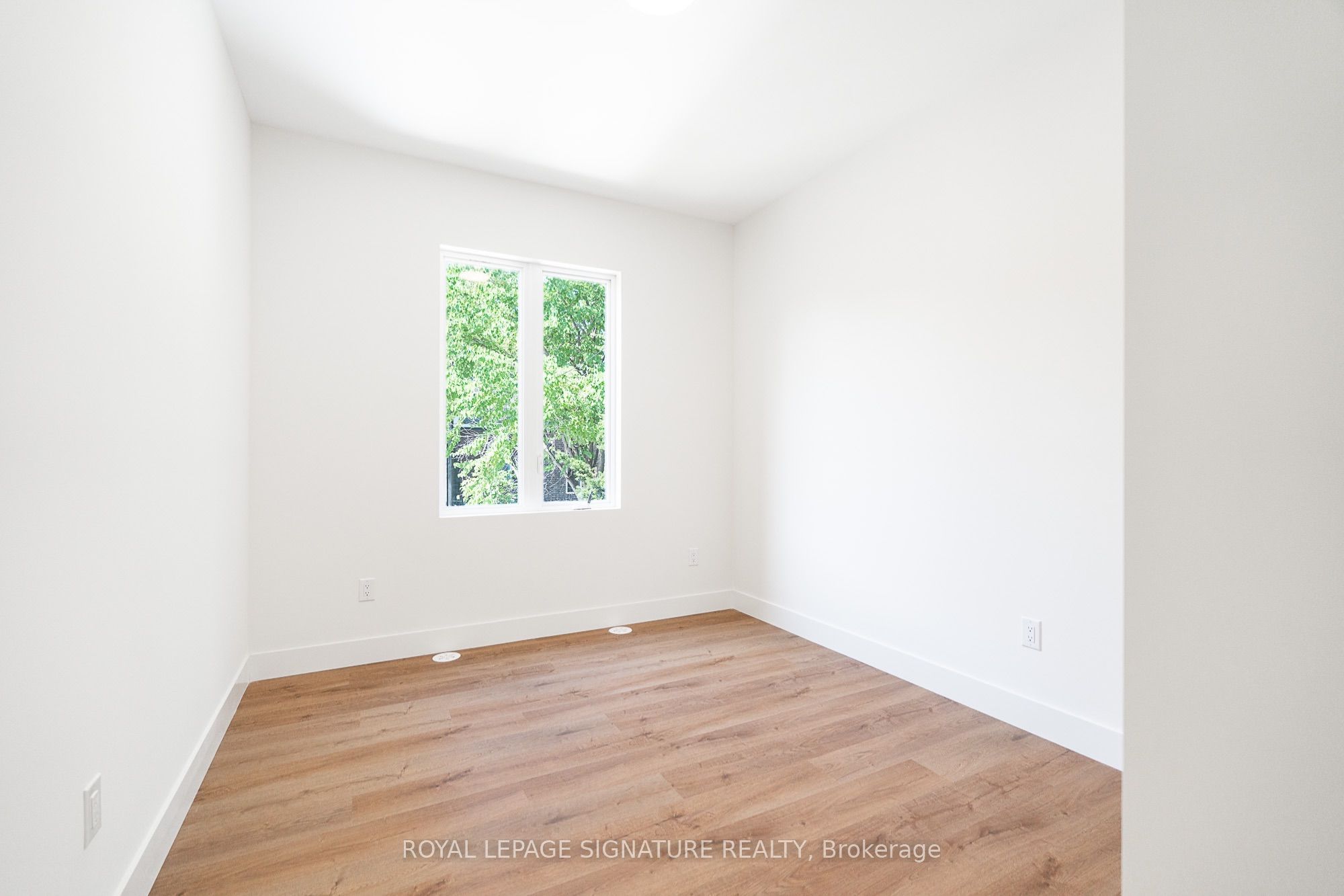 7 Earnscliffe Road 7, Toronto, ON M6E 1J4 photo 5
