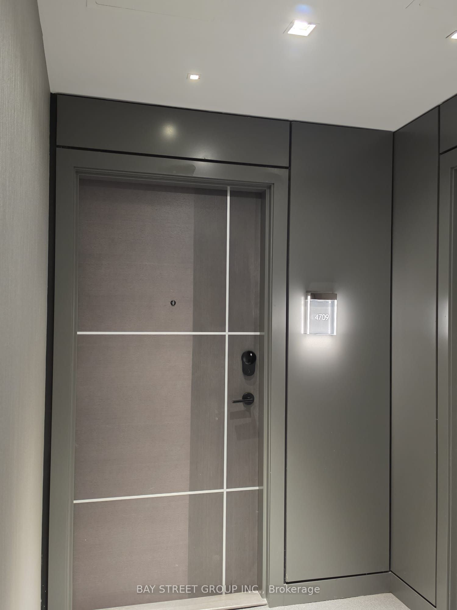 100 Dalhousie Street 4709, Toronto, ON M5B 2P7 photo 2