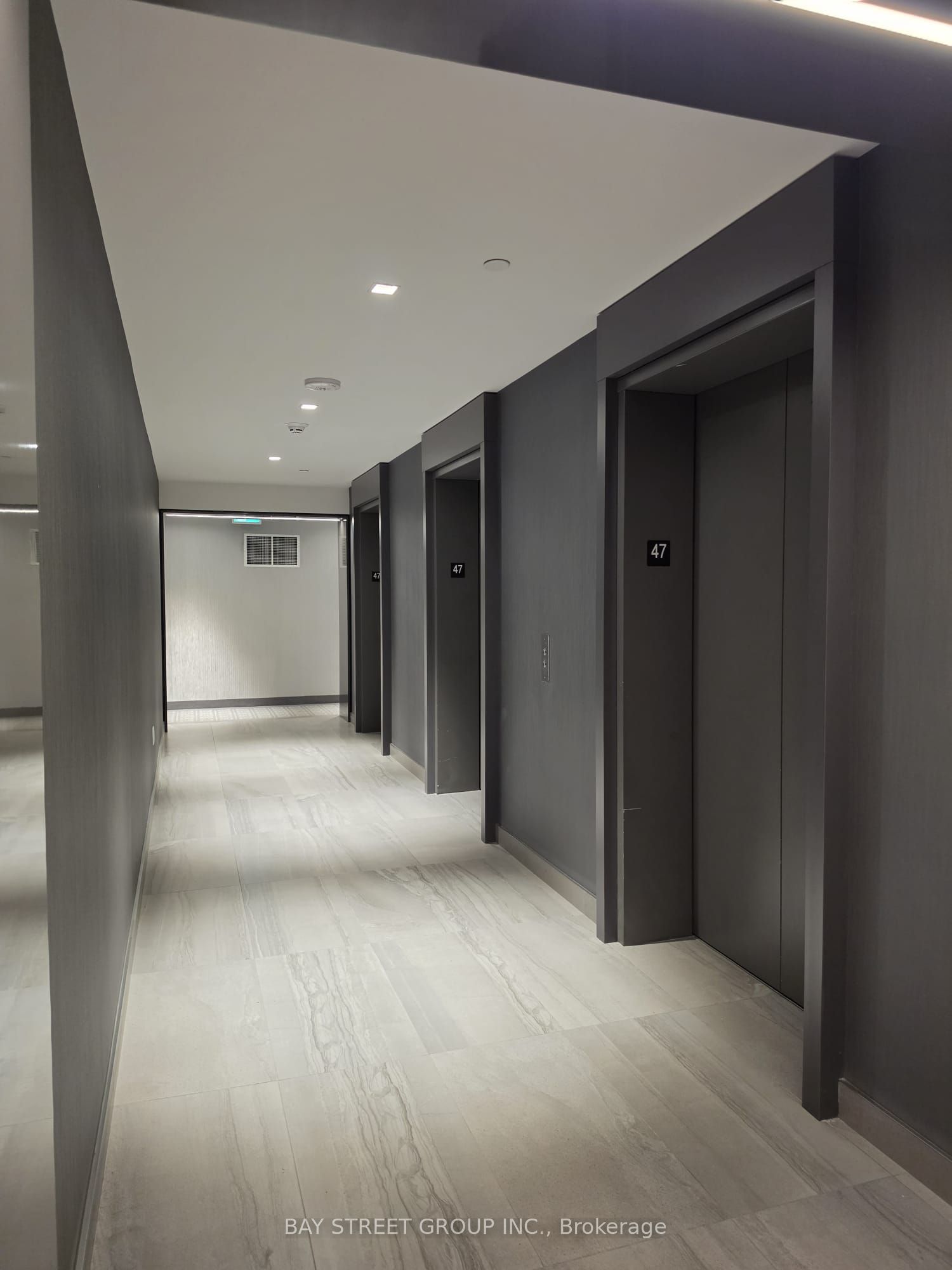 100 Dalhousie Street 4709, Toronto, ON M5B 2P7 photo 3