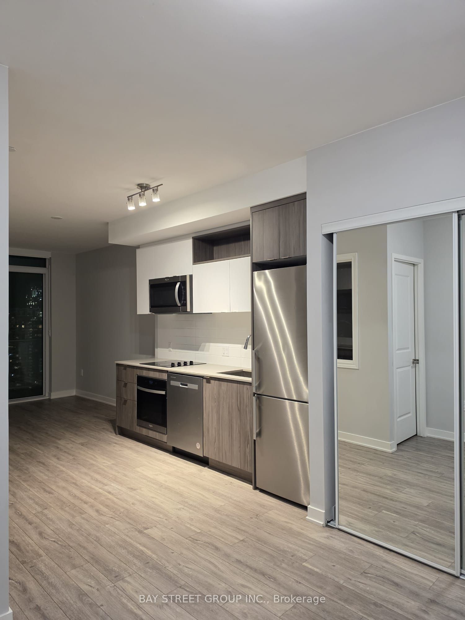 100 Dalhousie Street 4709, Toronto, ON M5B 2P7 photo 4