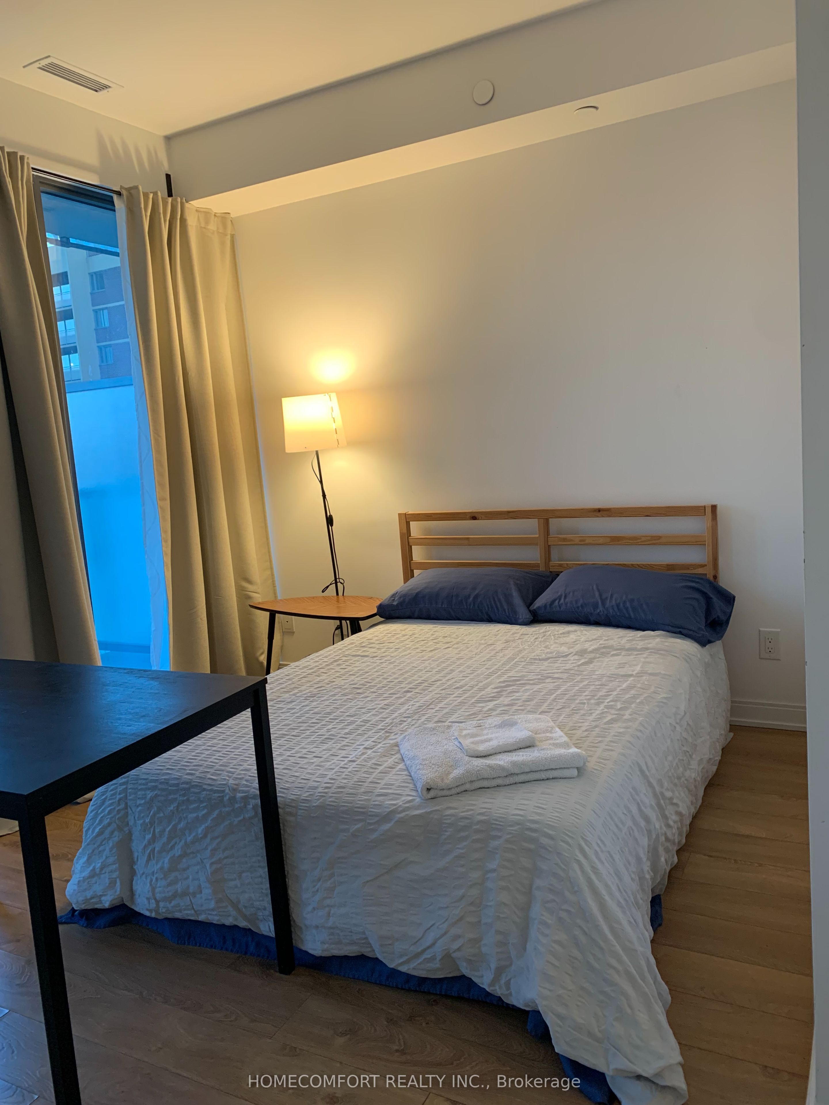 50 Charles Street E 1702, Toronto, ON M4Y 1T1 photo 2