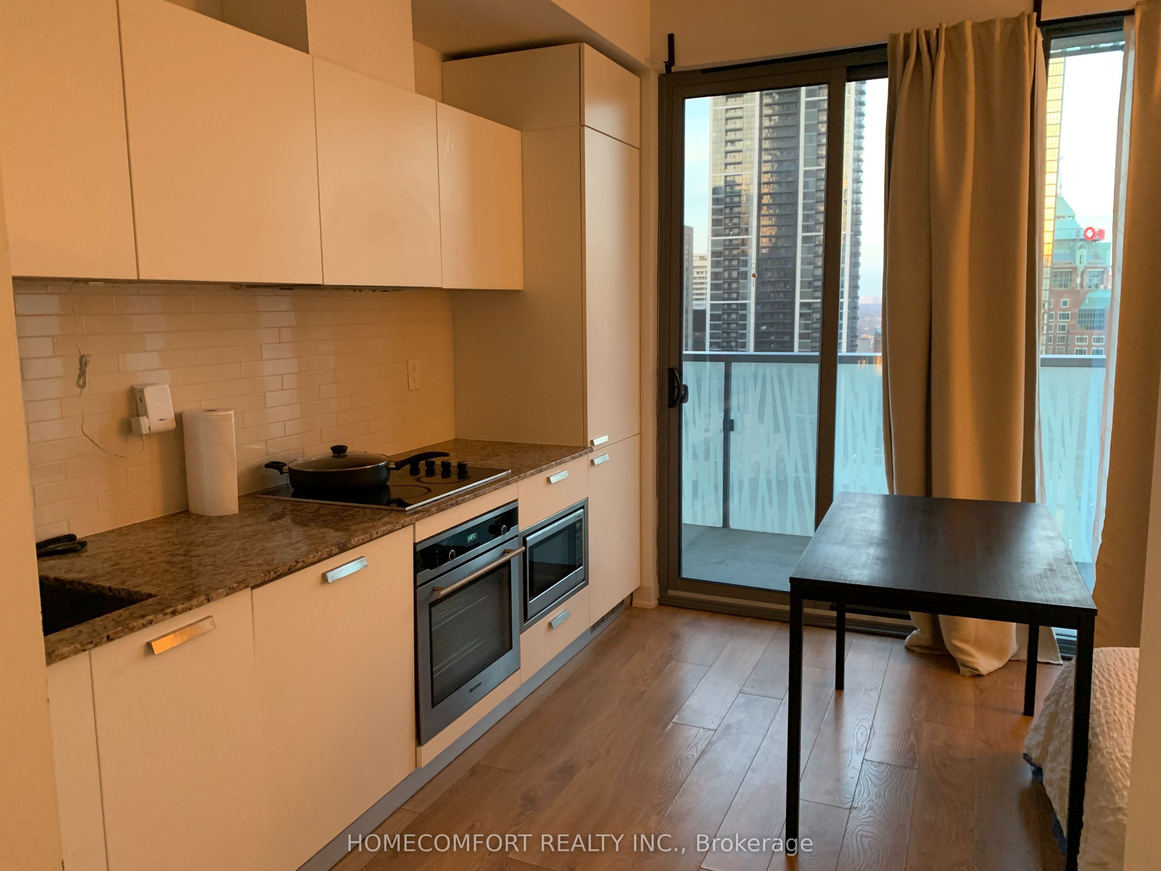 50 Charles Street E 1702, Toronto, ON M4Y 1T1 photo 5