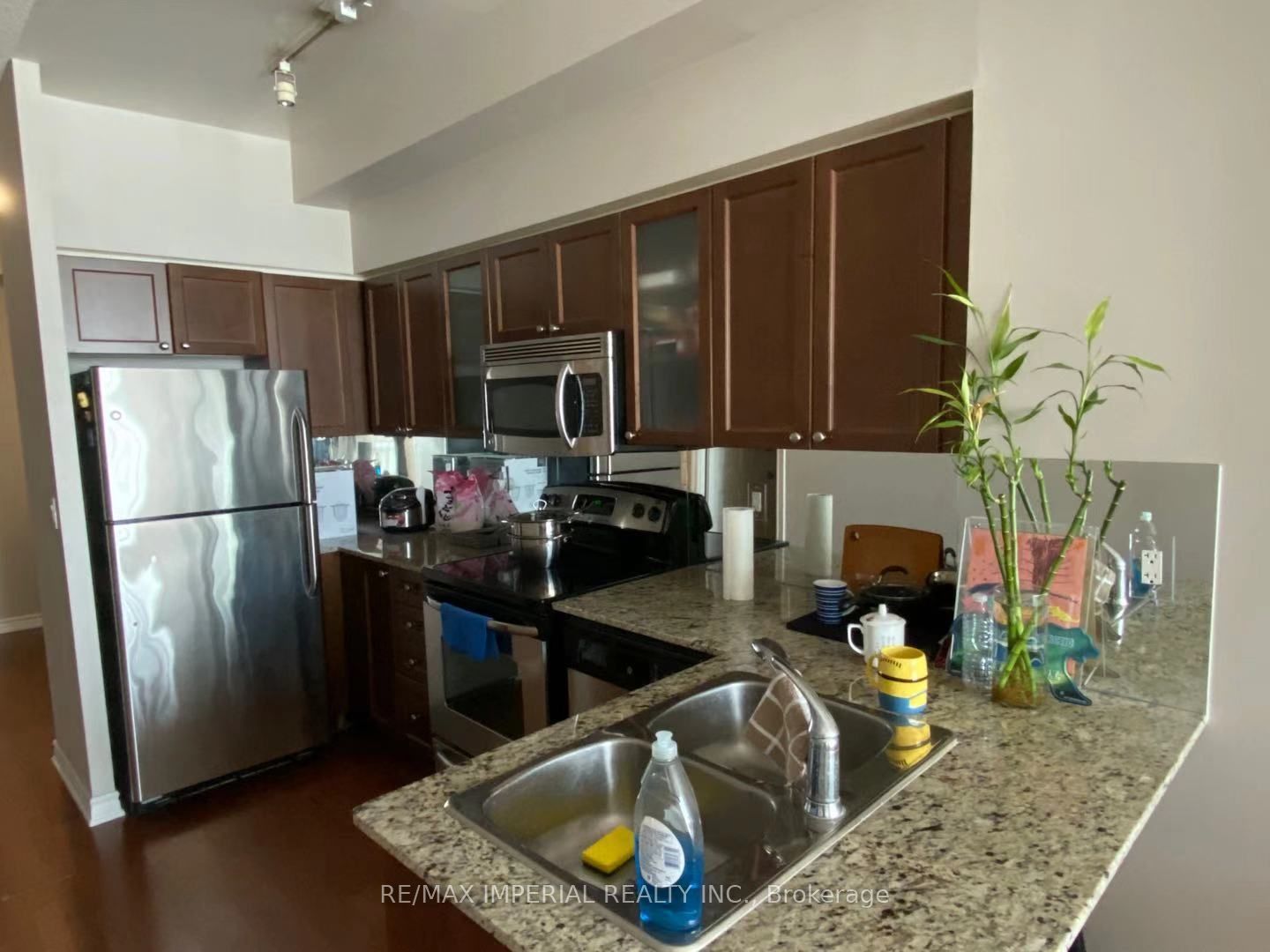 761 Bay Street 3304, Toronto, ON M5G 2R2 photo 5