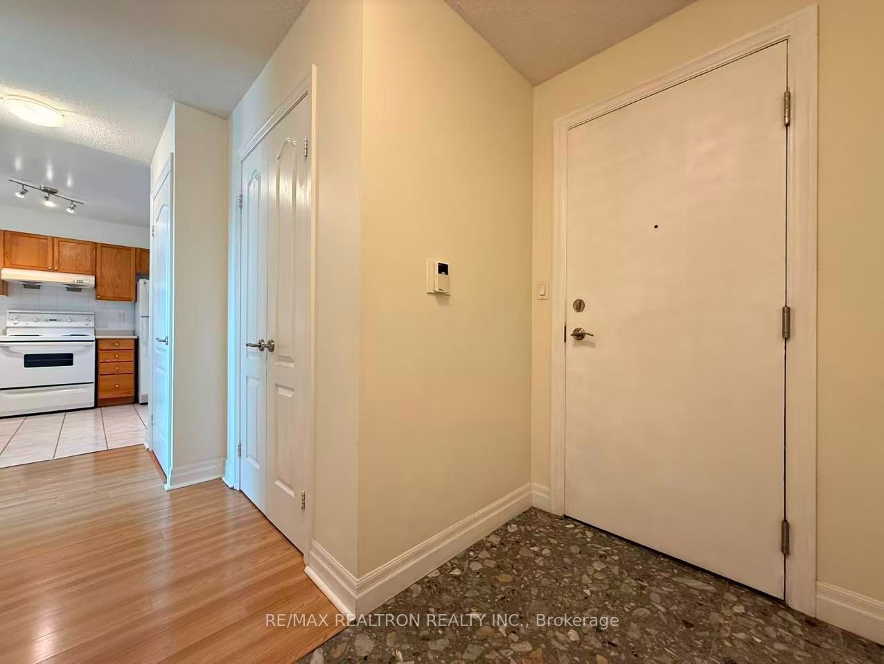 188 Doris Avenue 803, Toronto, ON M2N 6Z5 photo 4