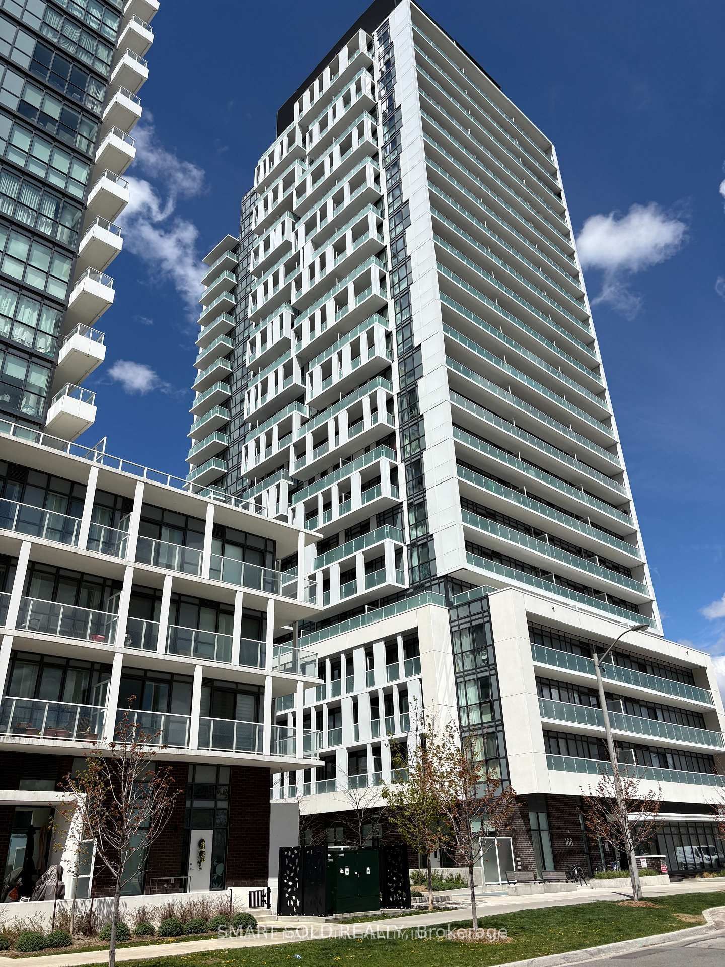 180 Fairview Mall Drive, Toronto, ON M2J 4T1