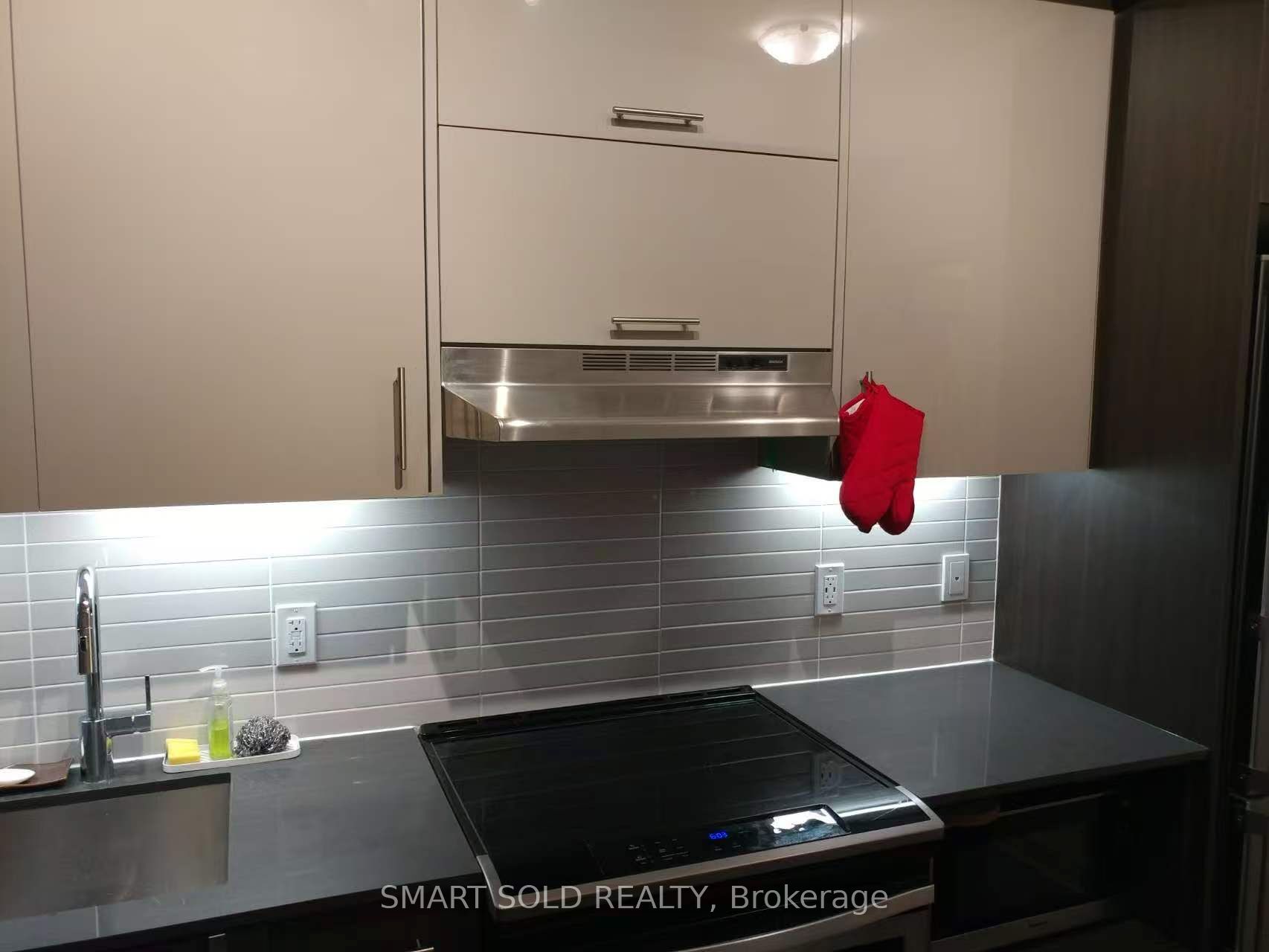 180 Fairview Mall Drive, Toronto, ON M2J 4T1 photo 4