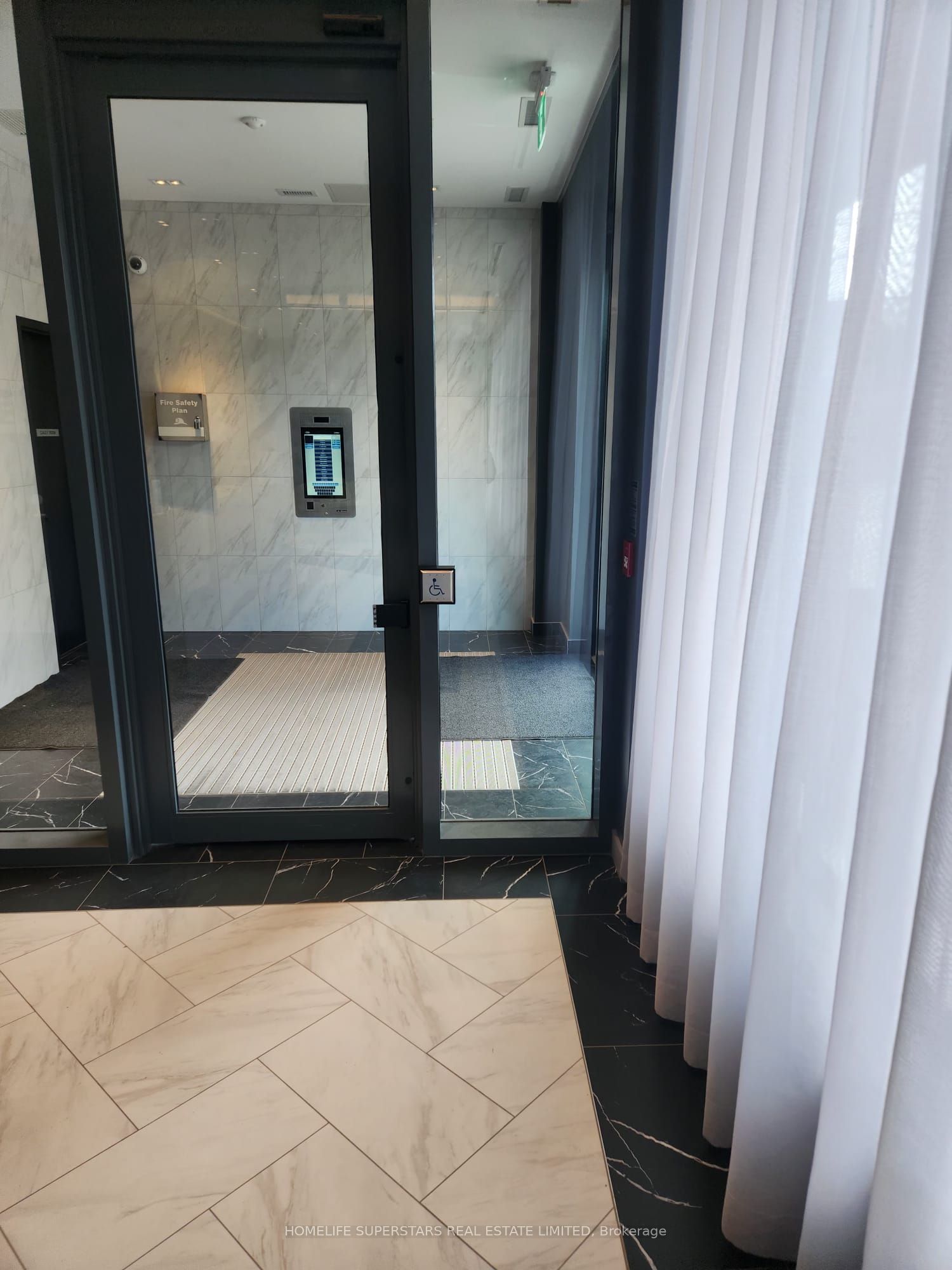 500 DUPONT Street 410, Toronto, ON M6G 1Y7 photo 5