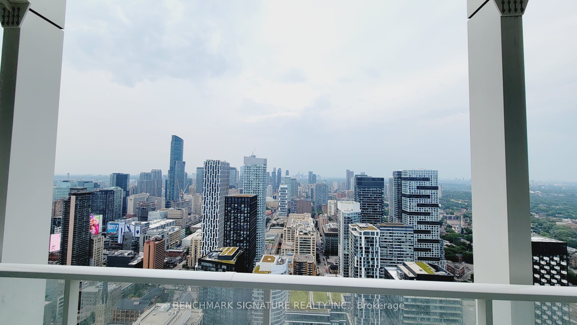 88 Queen Street E 5515, Toronto, ON M5C 0B6
