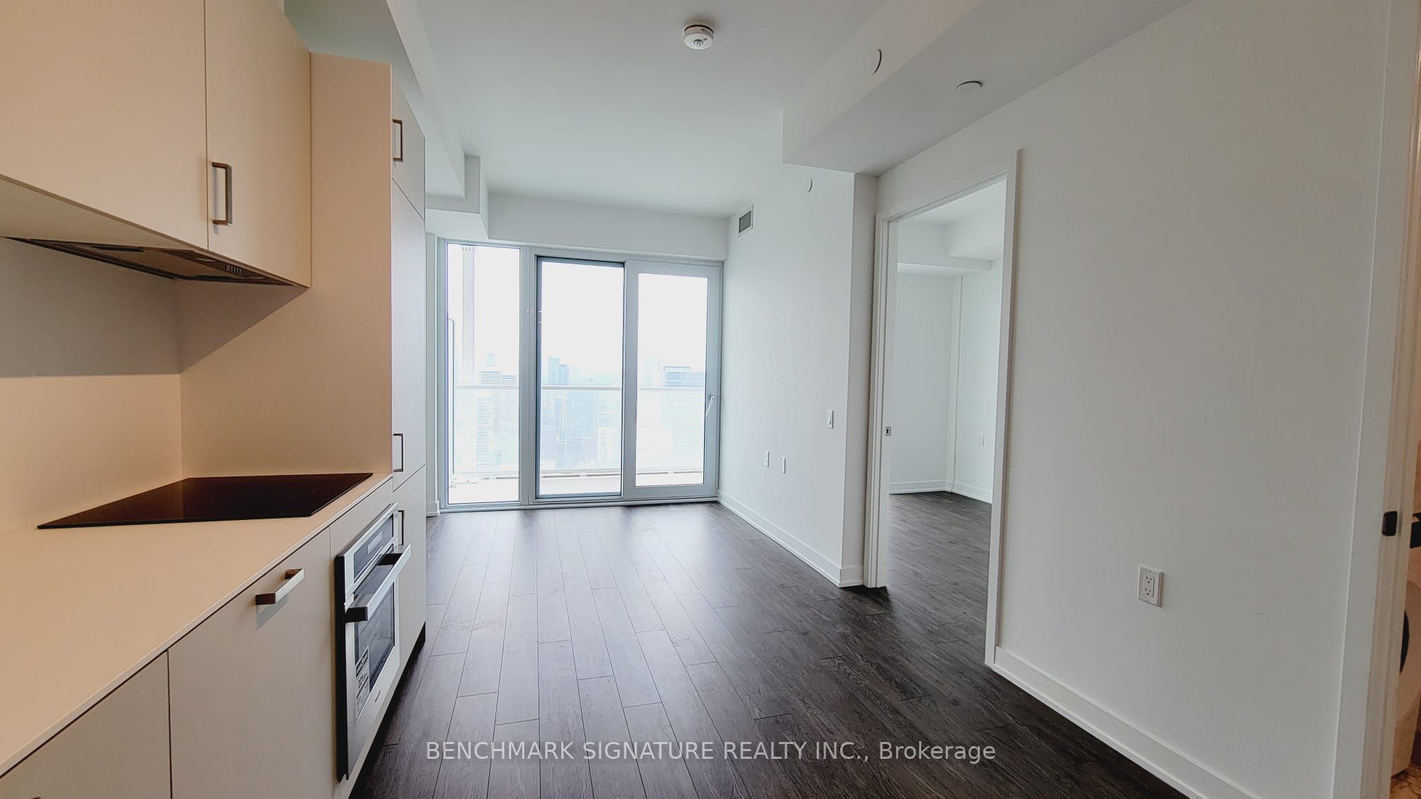 88 Queen Street E 5515, Toronto, ON M5C 0B6 photo 3