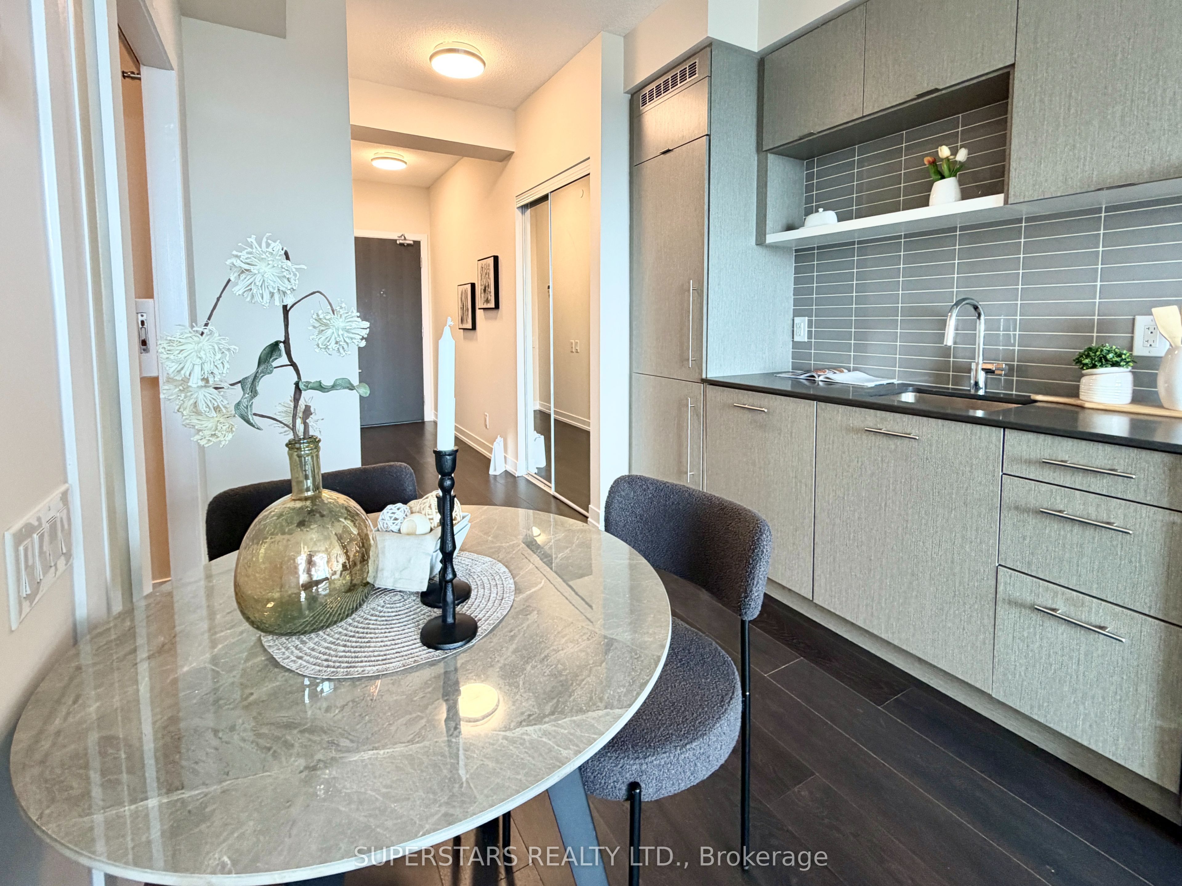 365 Church Street 2609, Toronto, ON M5B 0B5 photo 5