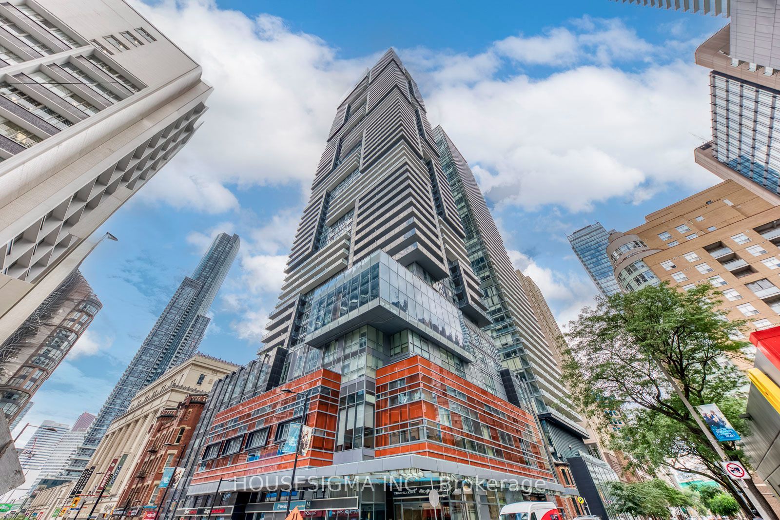 7 Grenville Street 901, Toronto, ON M4Y 0E9