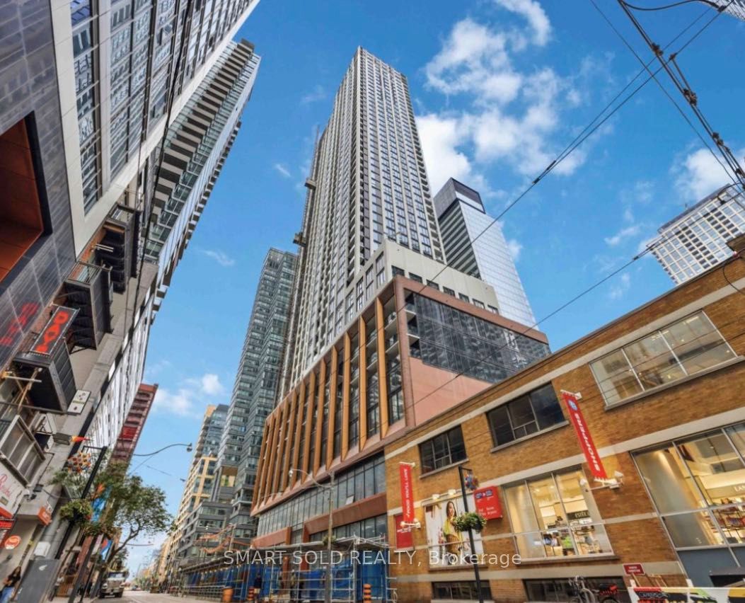 400 King Street W 1901, Toronto, ON M5V 0X8