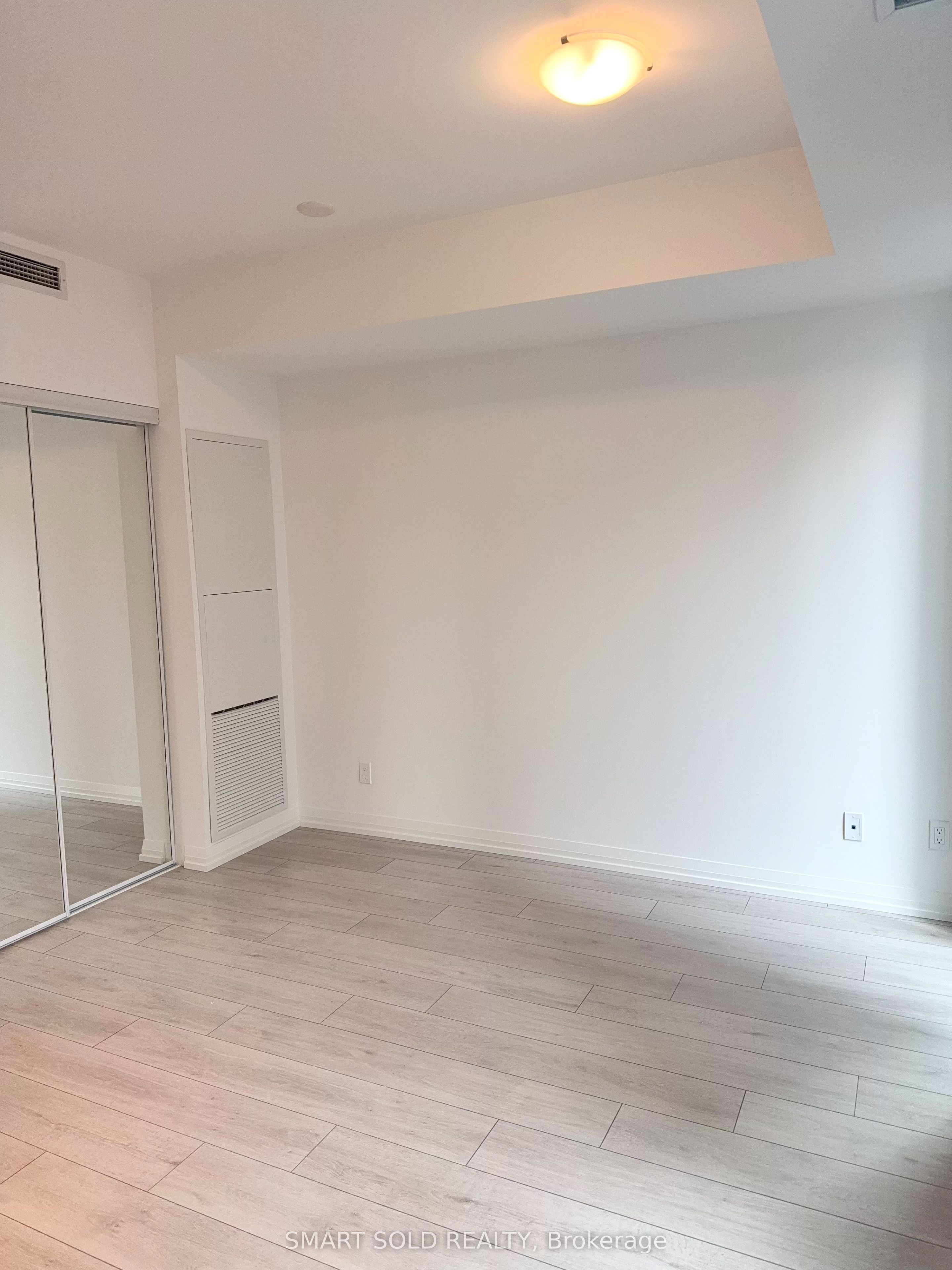 400 King Street W 1901, Toronto, ON M5V 0X8 photo 5