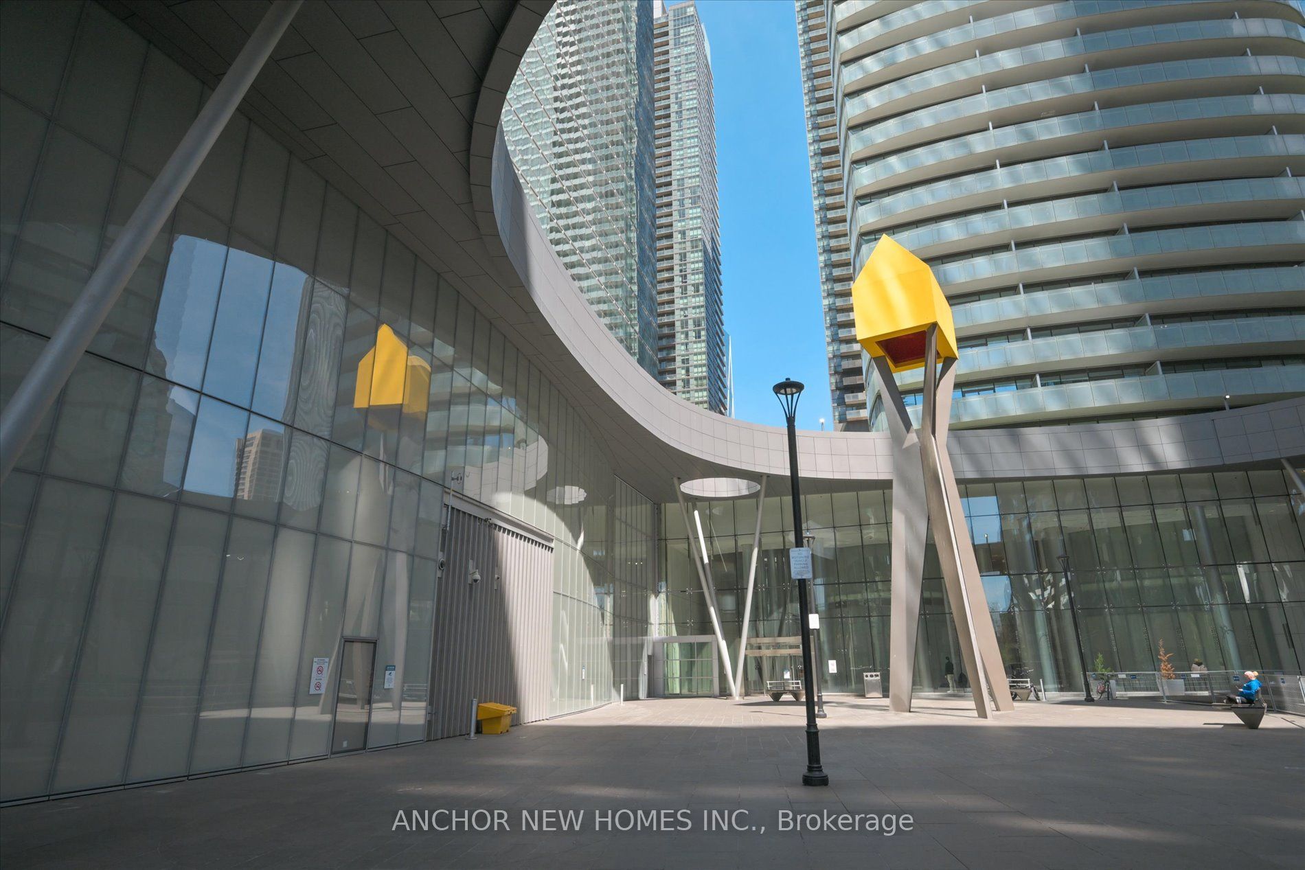 12 York Street 1703, Toronto, ON M5J 0A9 photo 2
