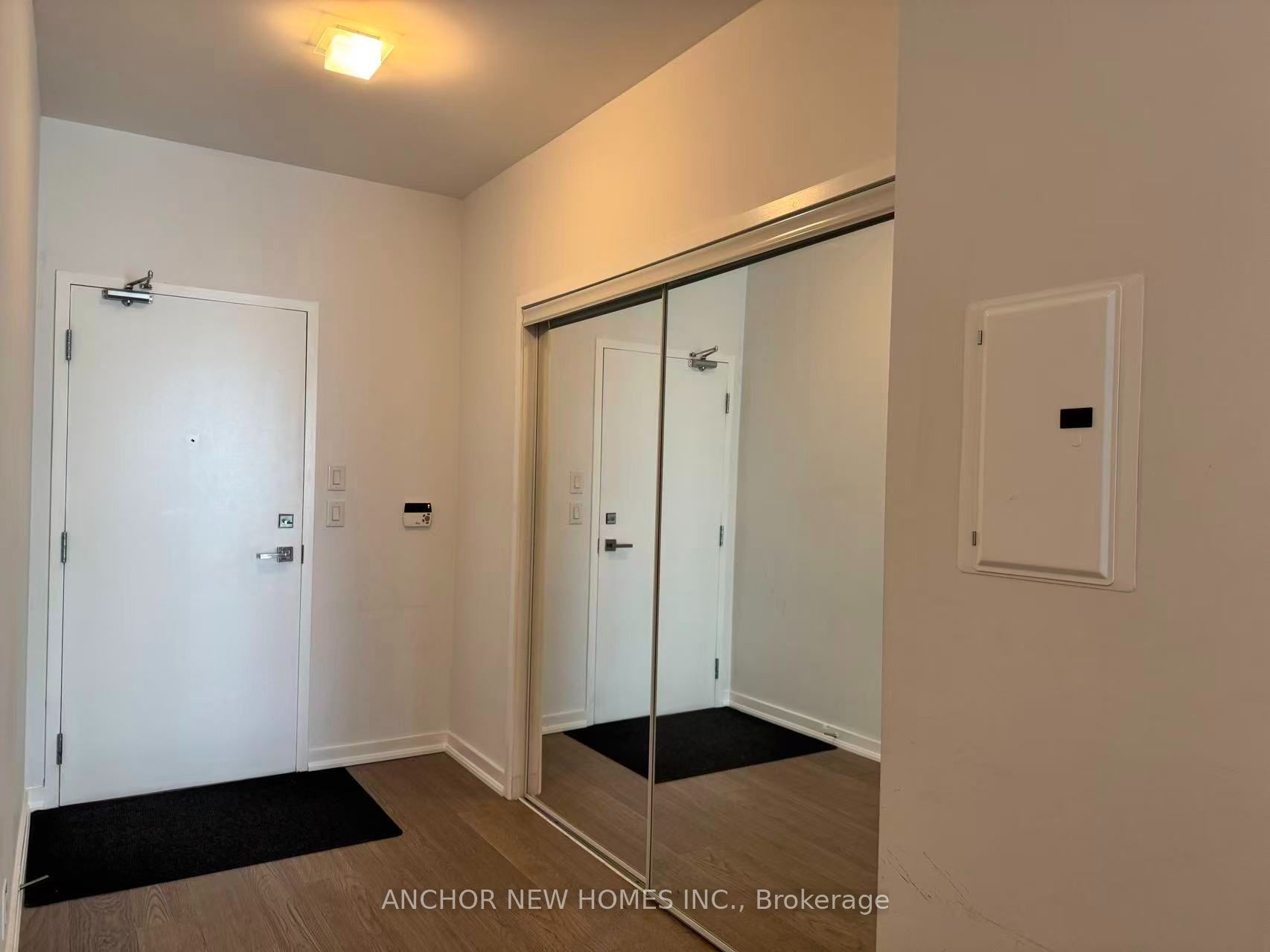 12 York Street 1703, Toronto, ON M5J 0A9 photo 5