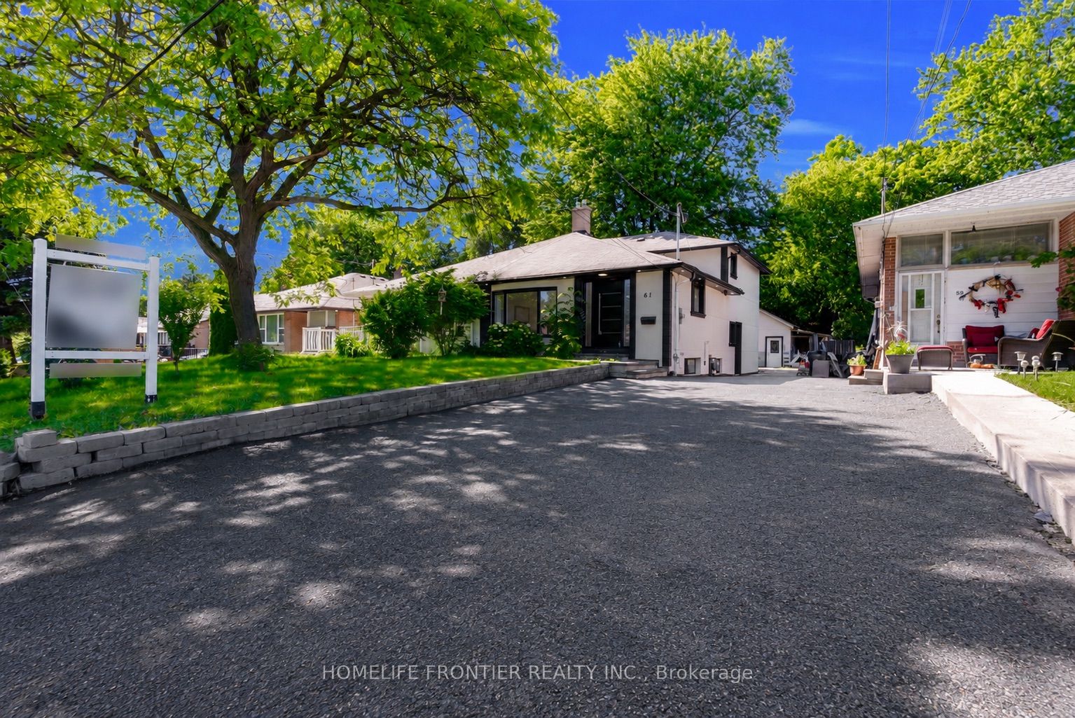 61 Sundial Crescent, Toronto, ON M4A 2J7 photo 2