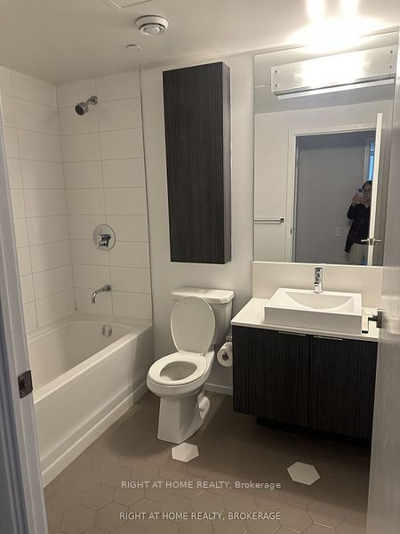 68 Shuter Street 1507, Toronto, ON M5B 1B4 photo 5