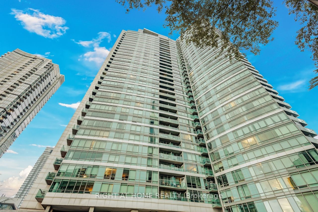 81 Navy Wharf Court 2316, Toronto, ON M5V 3S2 photo 2