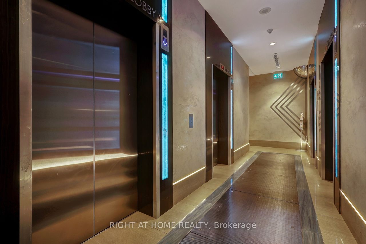 81 Navy Wharf Court 2316, Toronto, ON M5V 3S2 photo 5
