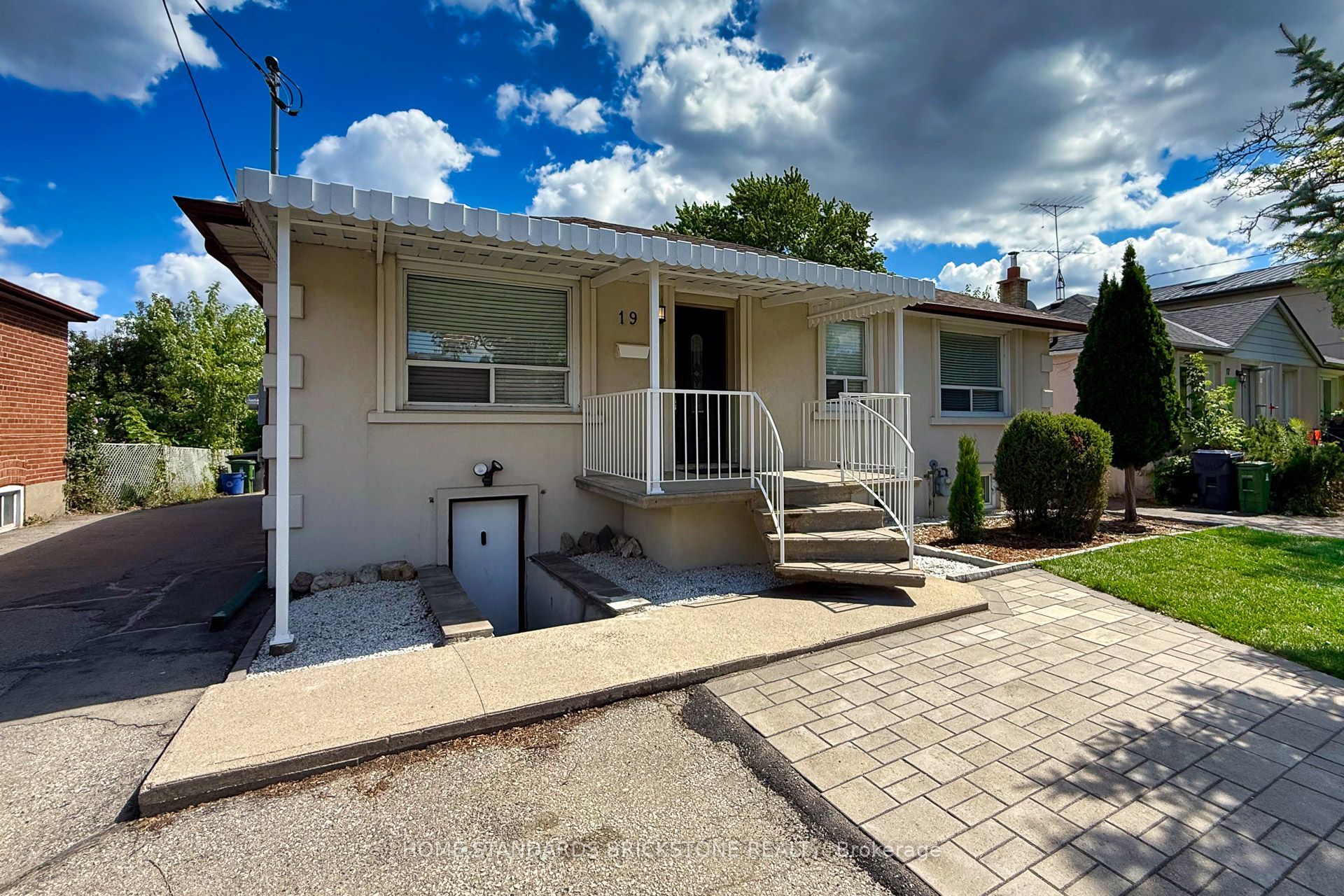 19 Granite Street, Toronto, ON M3H 3K1 photo 2