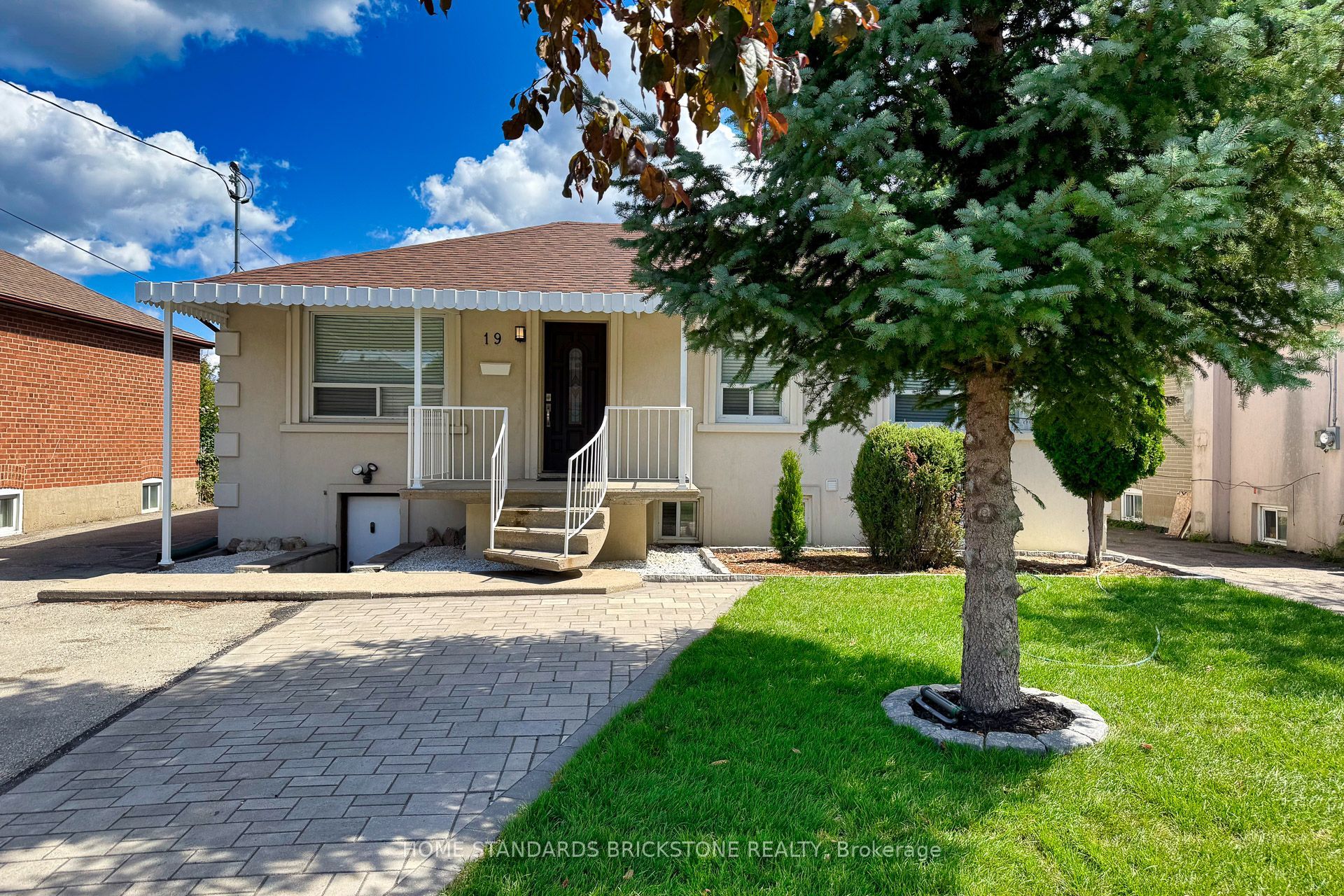 19 Granite Street, Toronto, ON M3H 3K1 photo 3