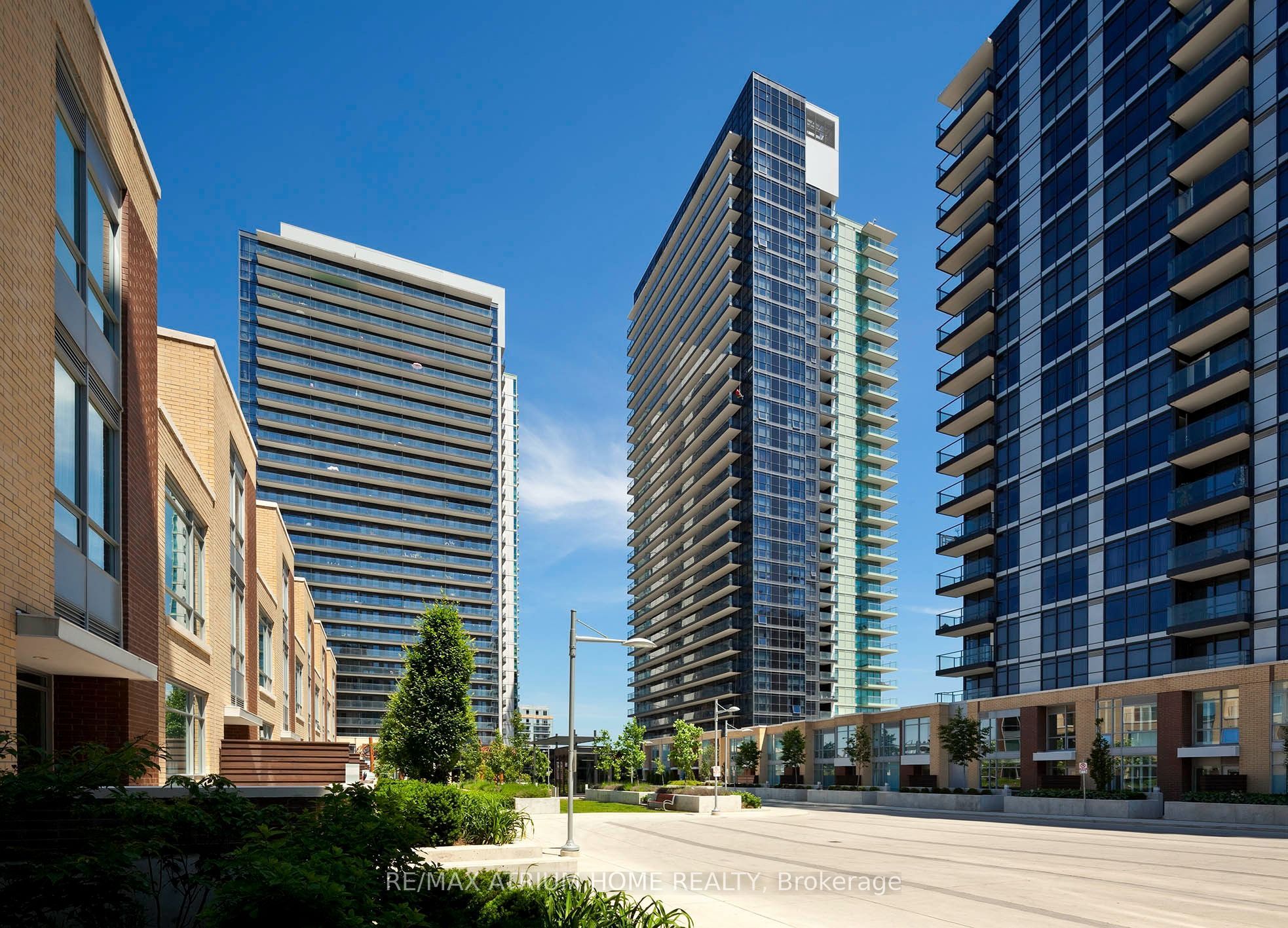 29 Singer Court, Toronto, ON M2K 0B3
