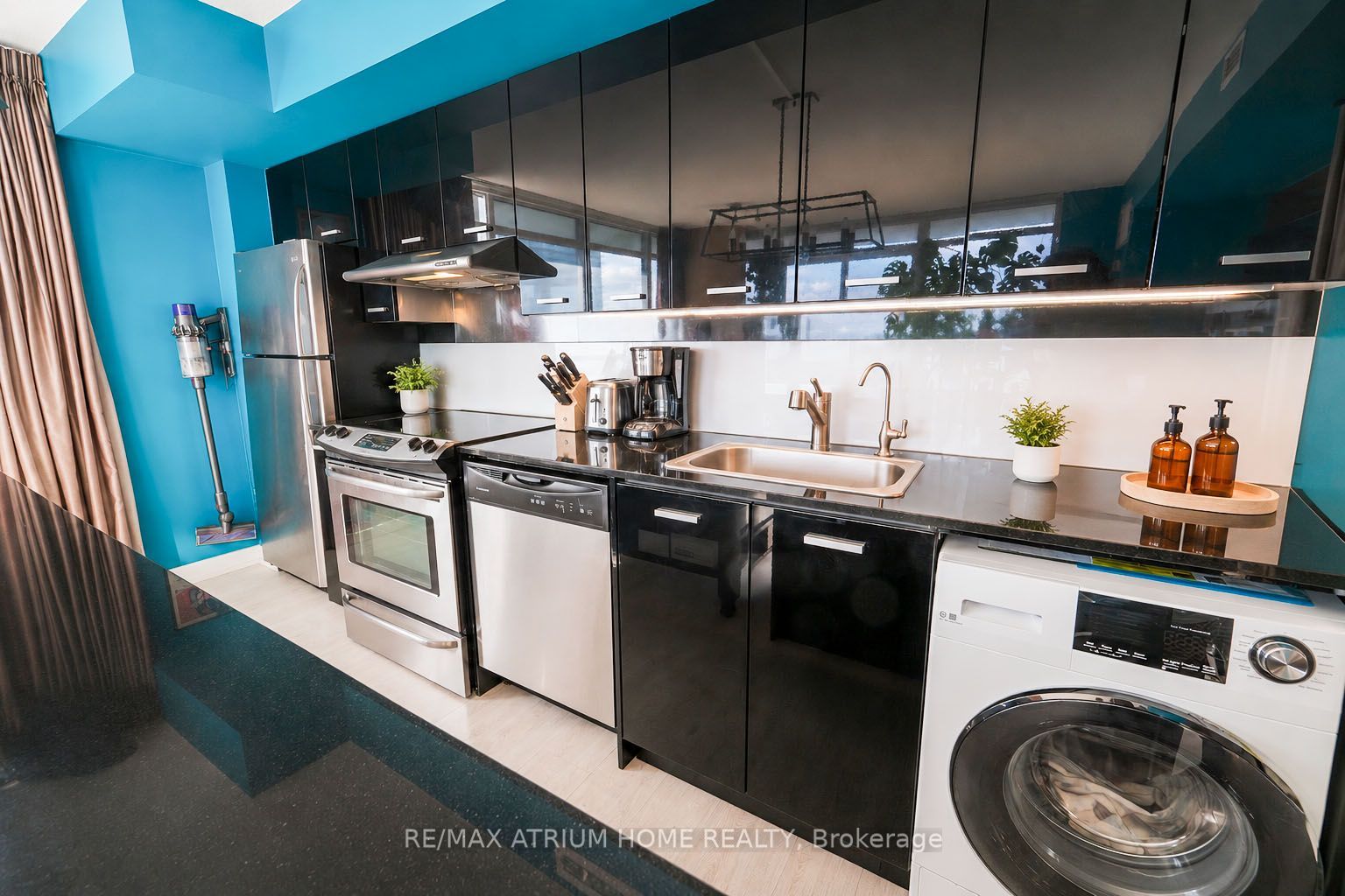 29 Singer Court, Toronto, ON M2K 0B3 photo 5