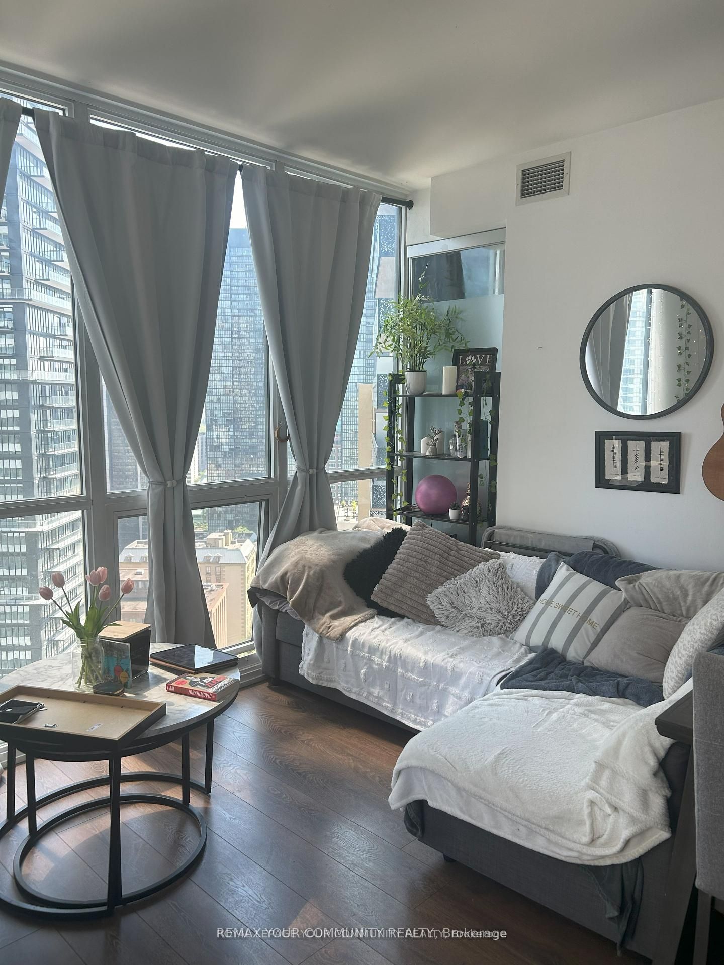 45 Charles Street E 2709, Toronto, ON M4Y 1S2 photo 3