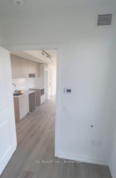 395 Bloor Street E 2502, Toronto, ON M4W 1H7 photo 5