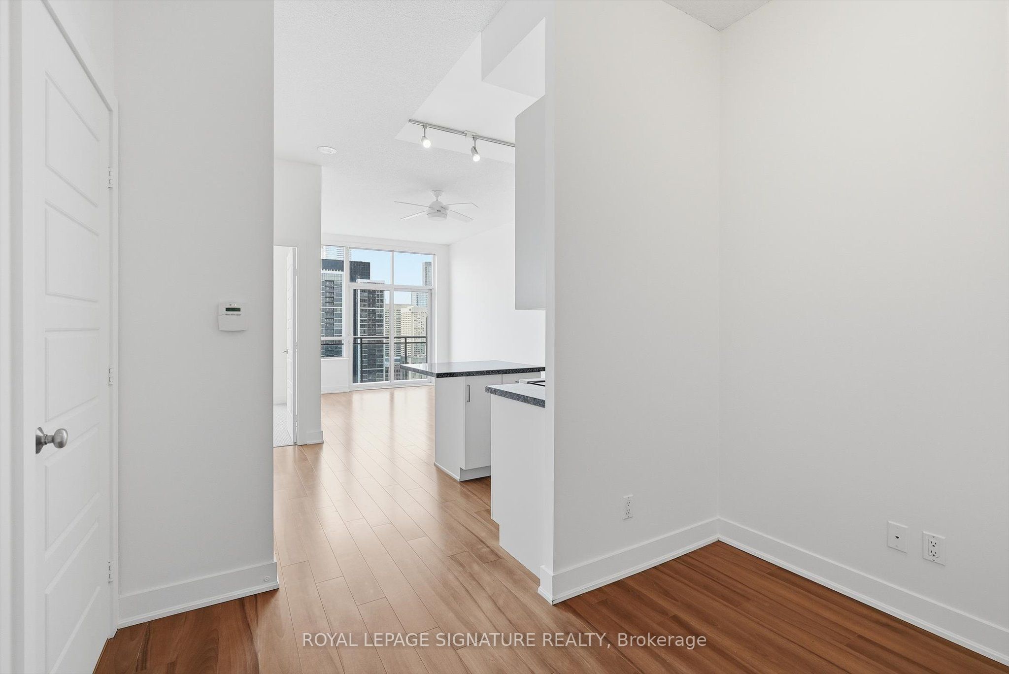 28 Linden Street PH7, Toronto, ON M4Y 0A4 photo 4