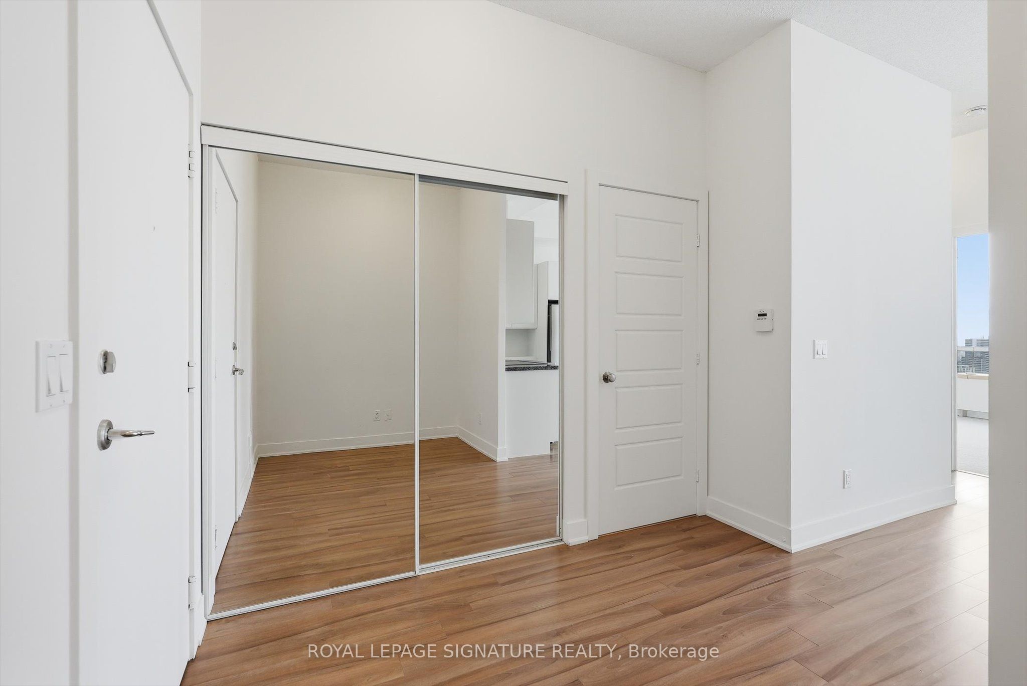 28 Linden Street PH7, Toronto, ON M4Y 0A4 photo 5