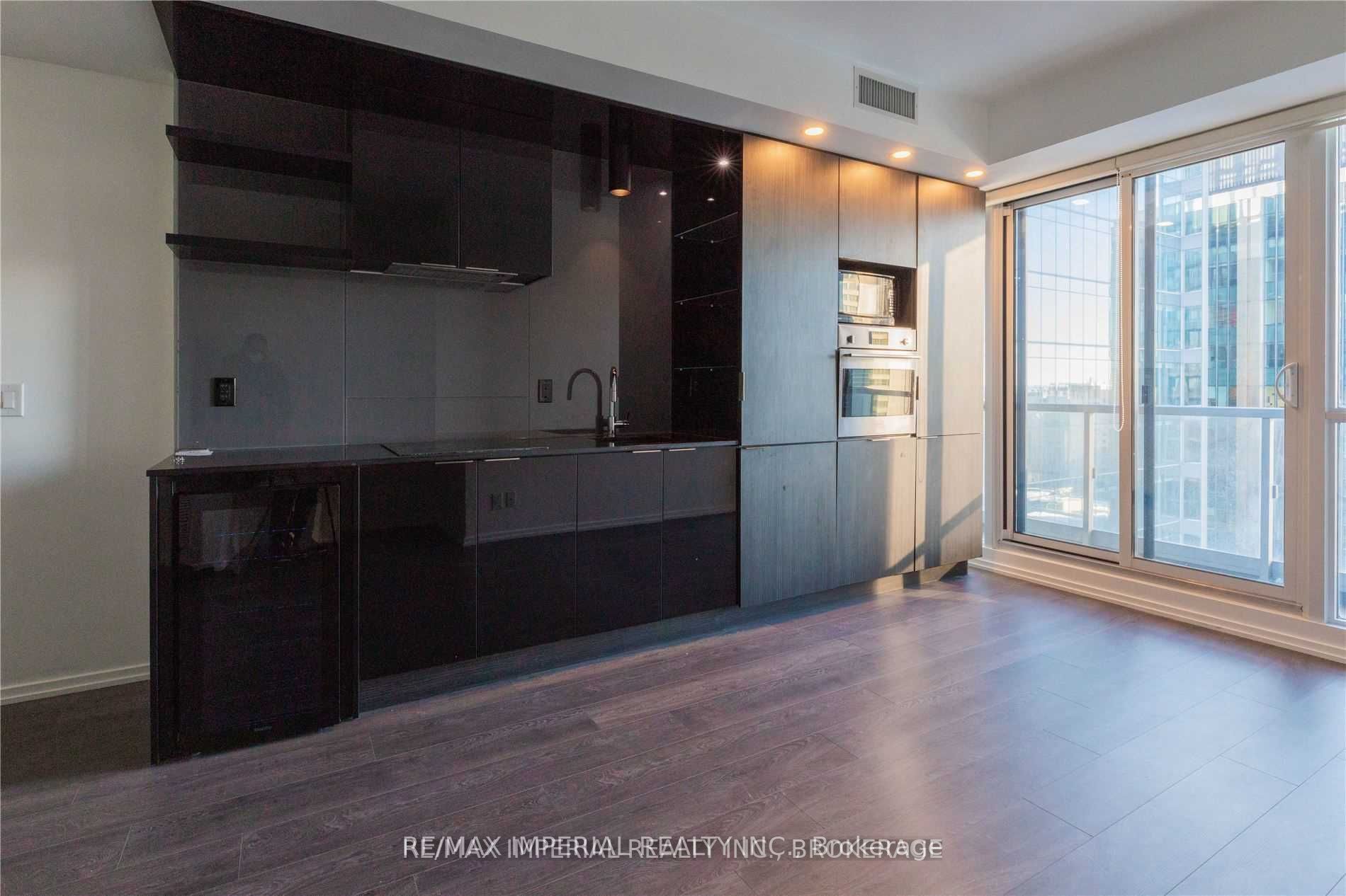70 Temperance Street 2614, Toronto, ON M5H 4E8 photo 4