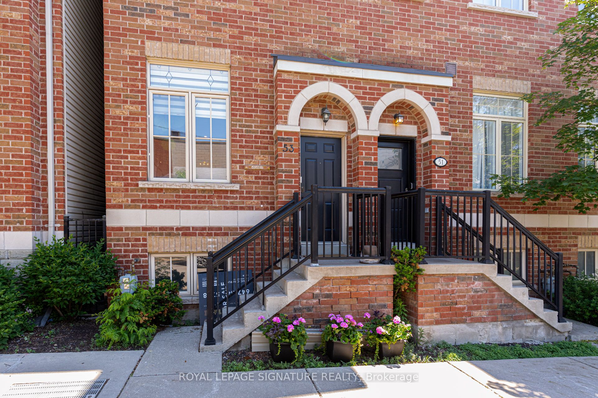 53 St Paul Street, Toronto, ON M5A 3H2