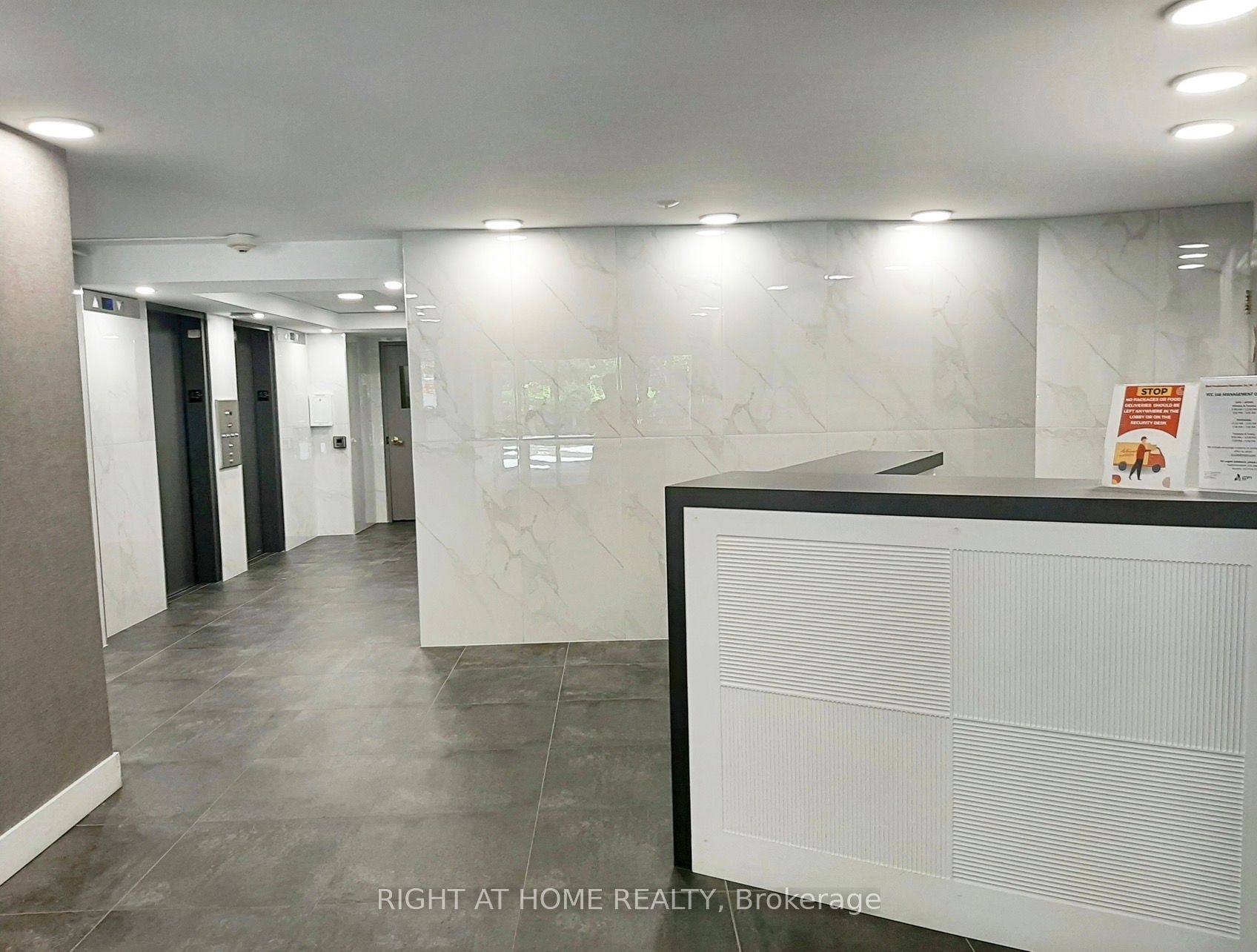 20 Edgecliff Golfway 1008, Toronto, ON M3C 3A4 photo 3