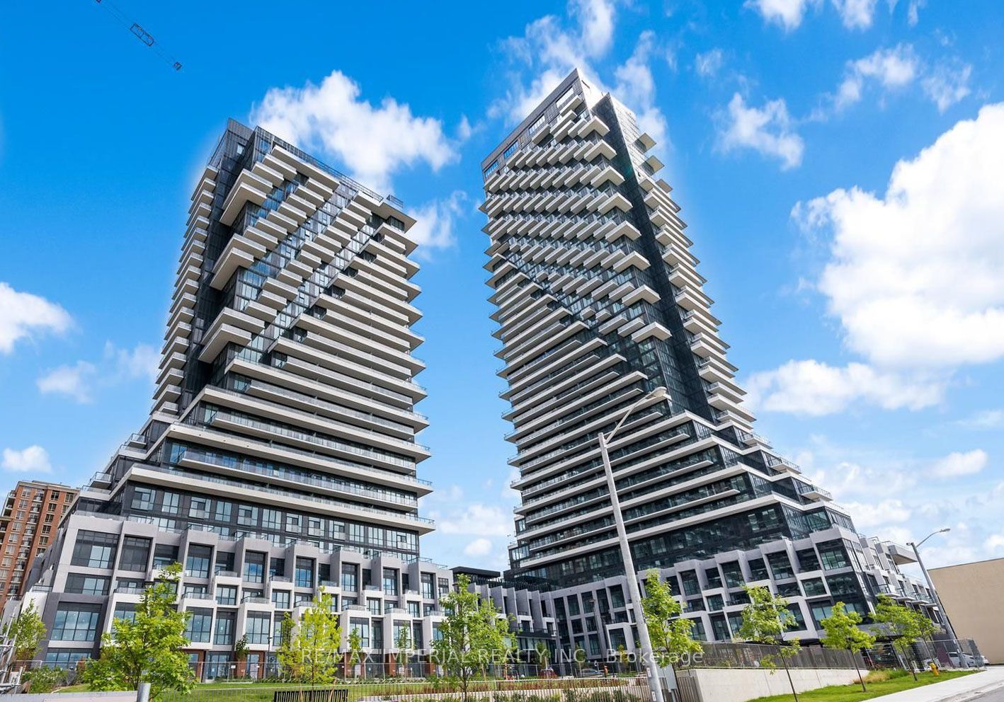 20 Inn On the Park Drive 834, Toronto, ON M3C 0P8