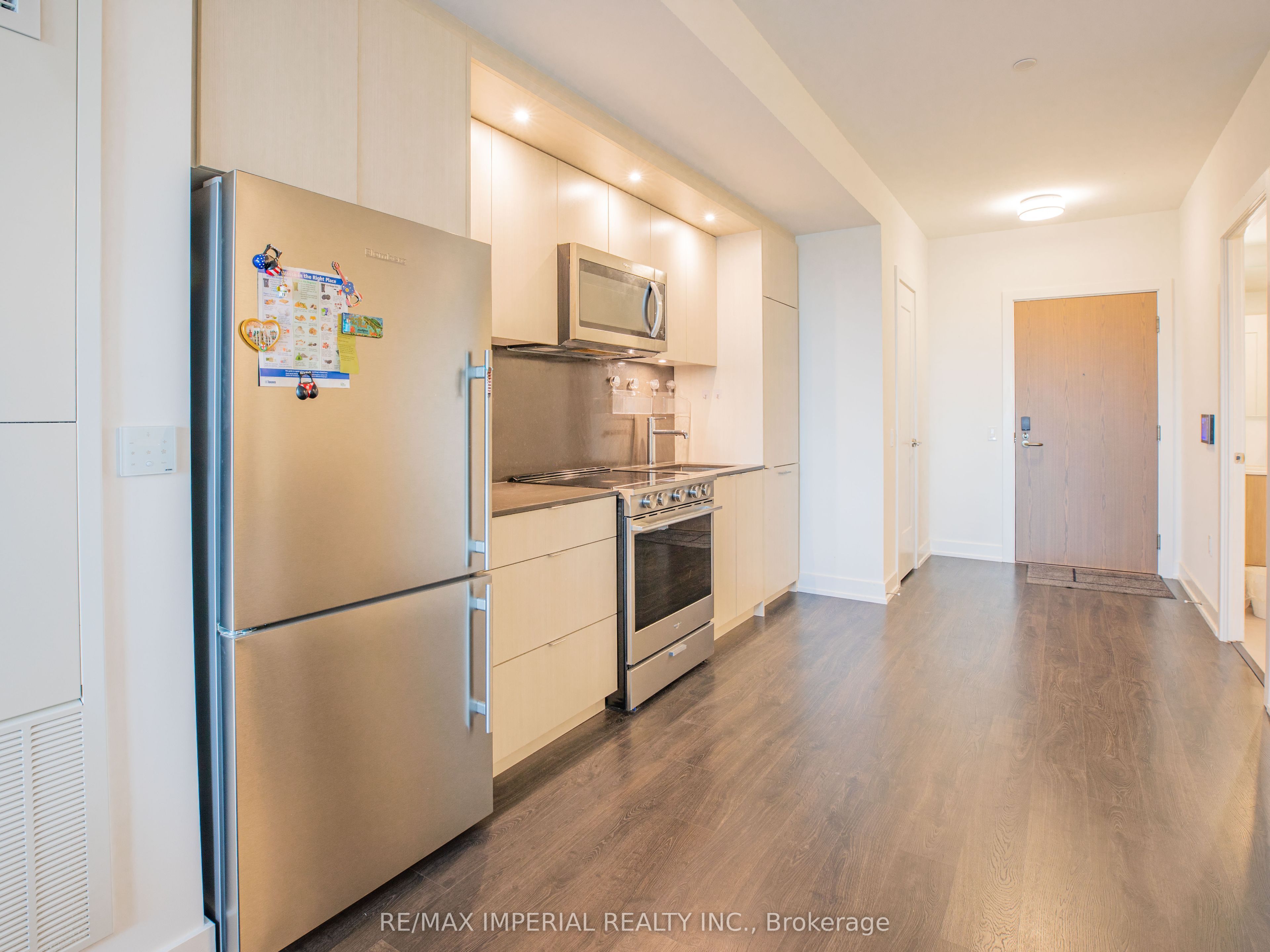 20 Inn On the Park Drive 834, Toronto, ON M3C 0P8 photo 3