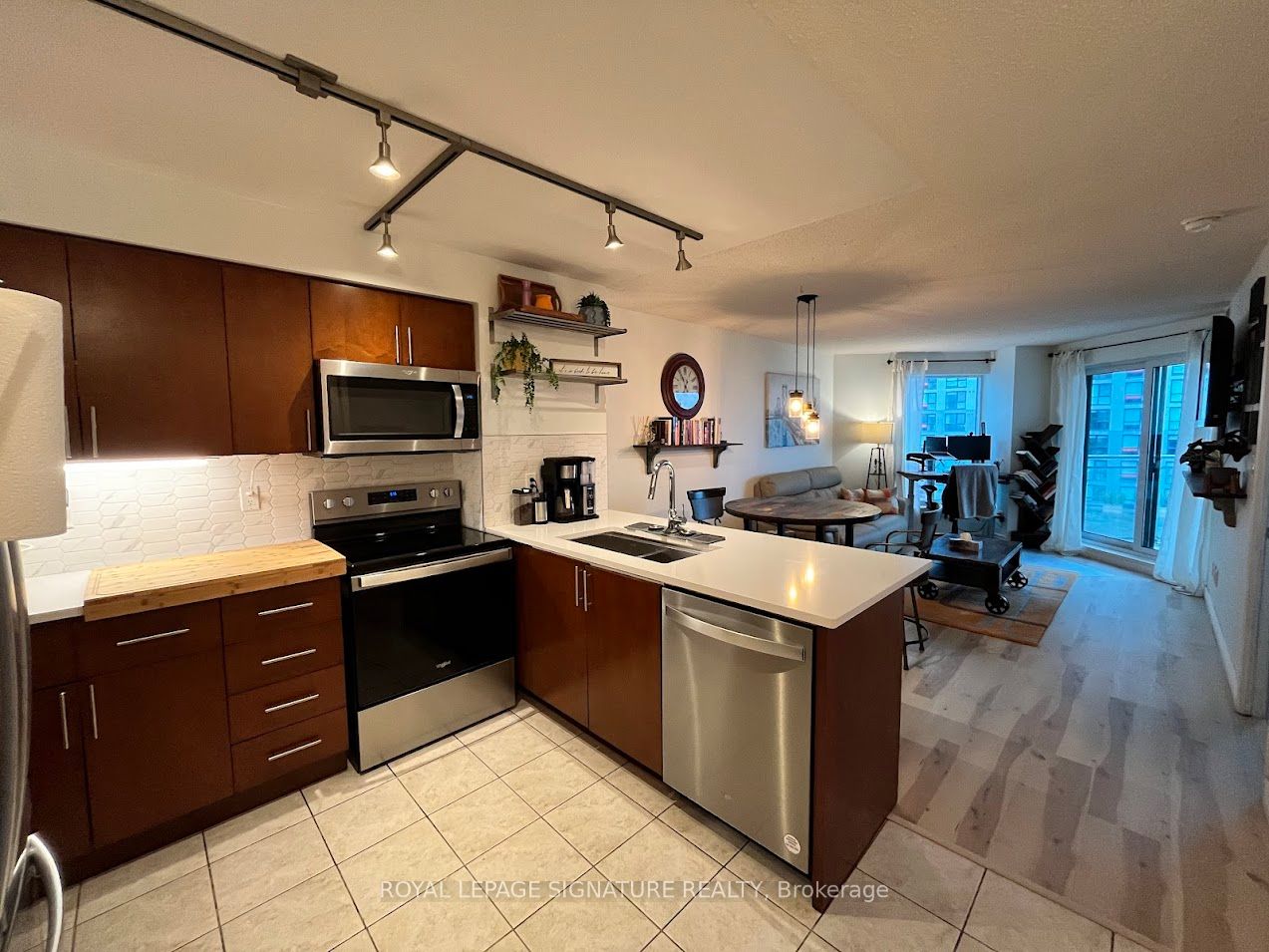 410 Queens Quay W 812, Toronto, ON M5V 3T1 photo 2