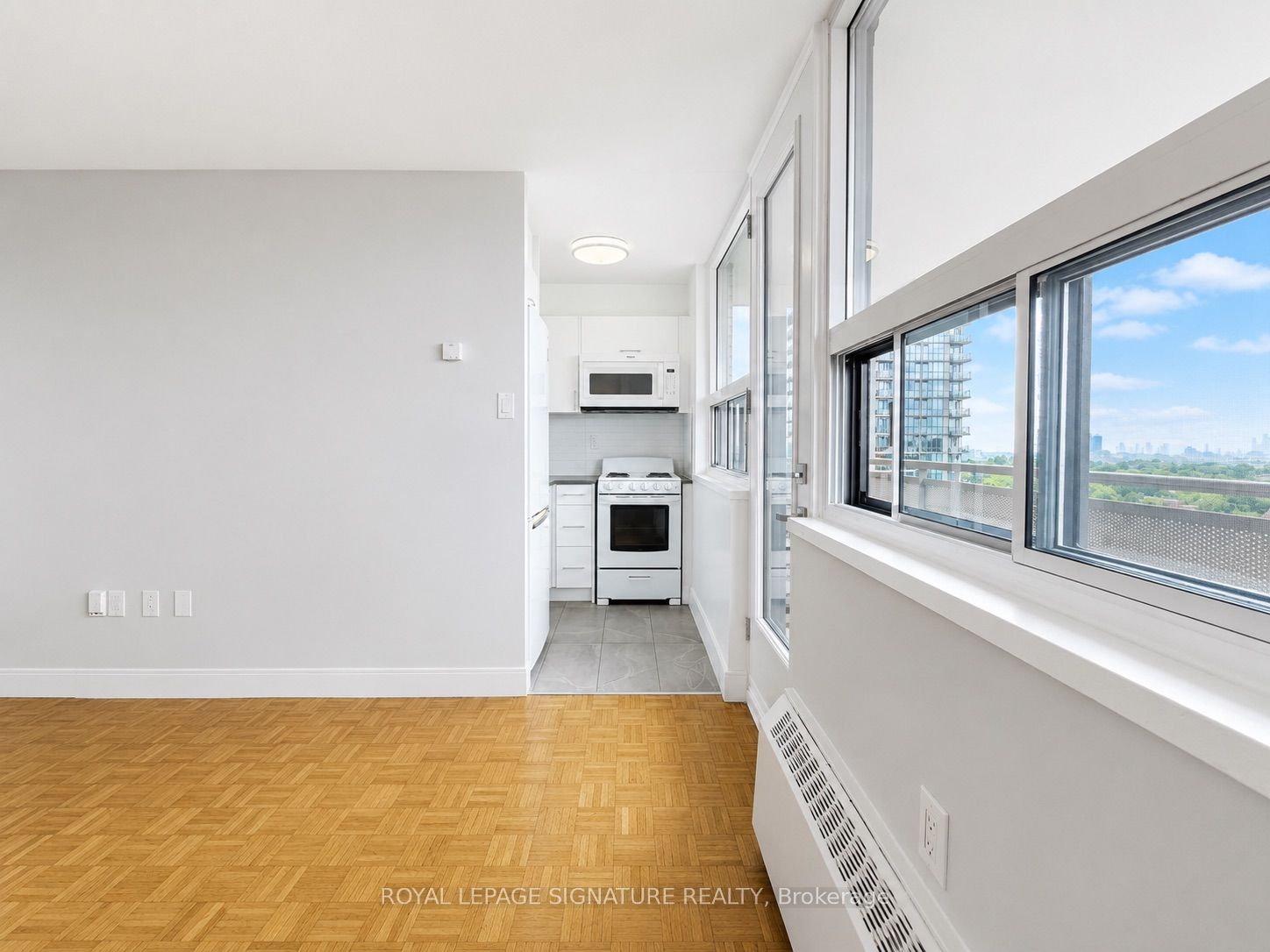 1500 Bathurst Street 1201, Toronto, ON M5P 3L3 photo 3