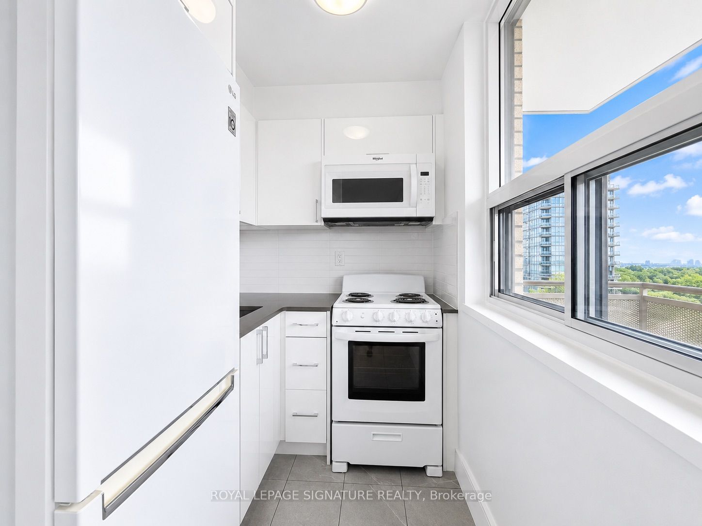 1500 Bathurst Street 1201, Toronto, ON M5P 3L3 photo 5