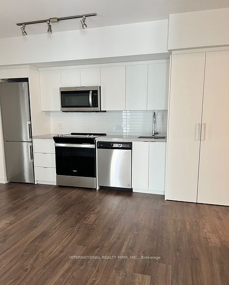 30 Tretti Way 1016, Toronto, ON M3H 0E3 photo 3