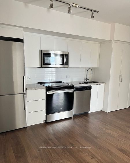 30 Tretti Way 1016, Toronto, ON M3H 0E3 photo 4