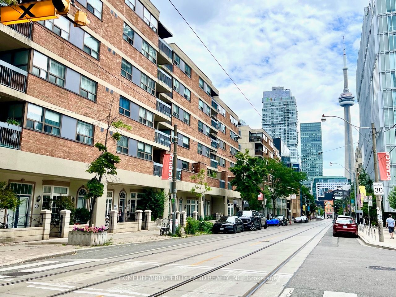 53 McCaul Street 549, Toronto, ON M5T 2W9